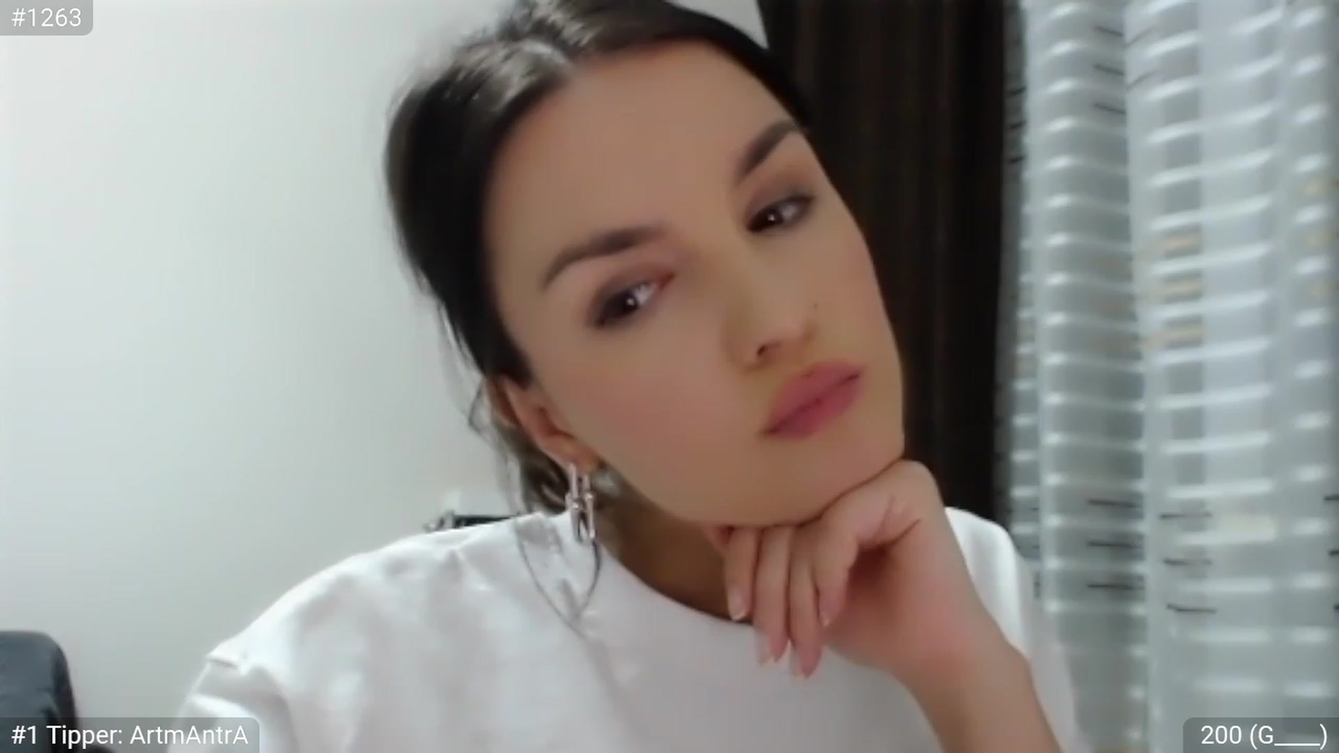 Gallery image thumbnail from ChantillyCake's myfreecams stream on, 08/20/2023, 23:23 image 10 of 20