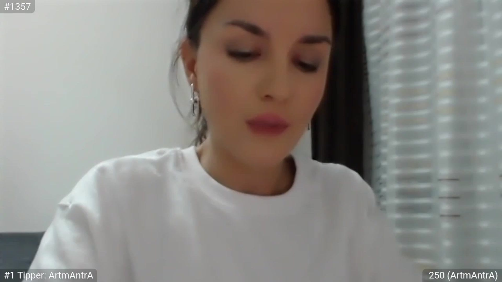 Gallery image thumbnail from ChantillyCake's myfreecams stream on, 08/31/2023, 23:40 image 8 of 20