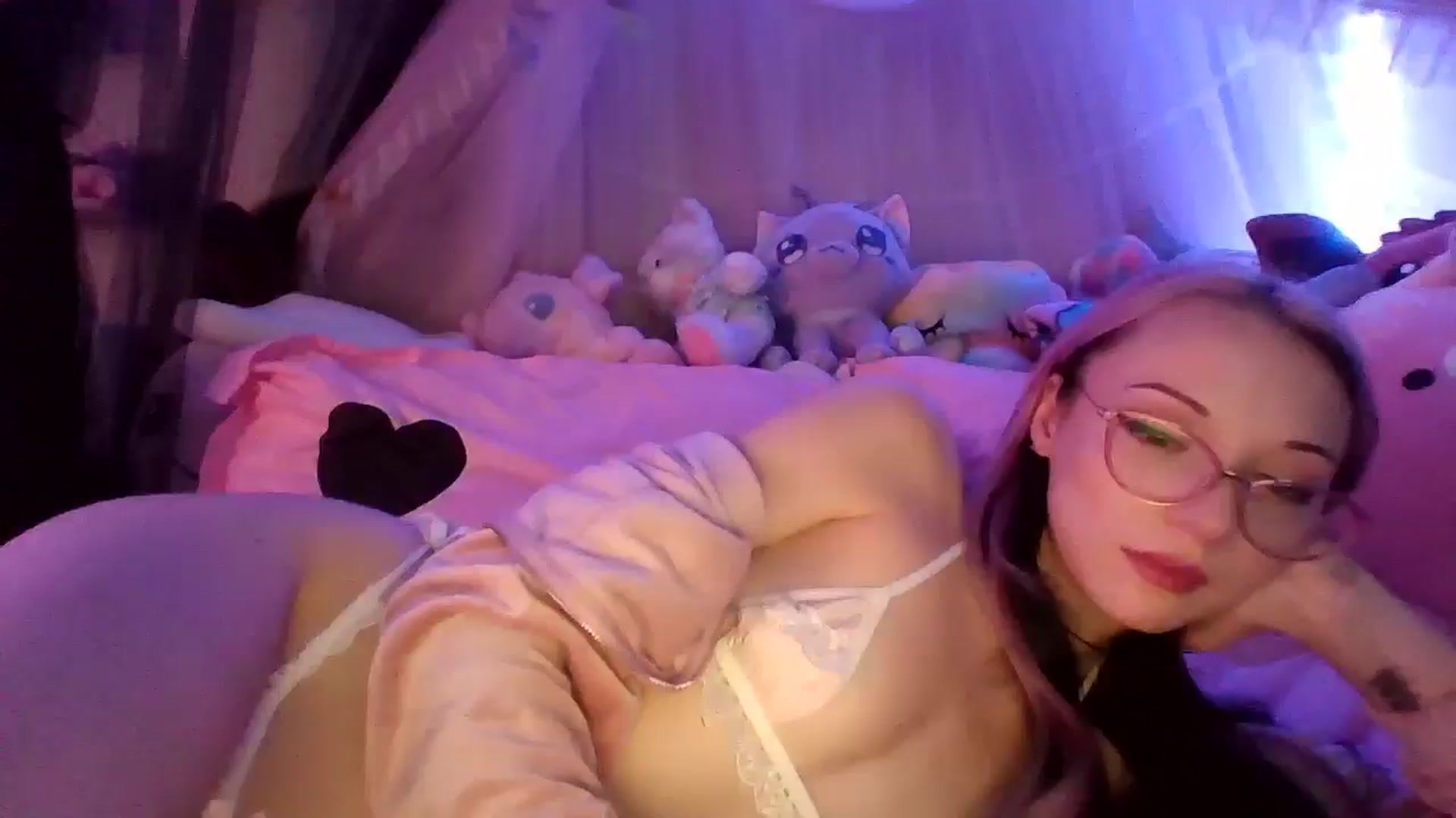 Gallery image thumbnail from ChaosPixie69's myfreecams stream on, 07/25/2025, 08:49 image 4 of 20