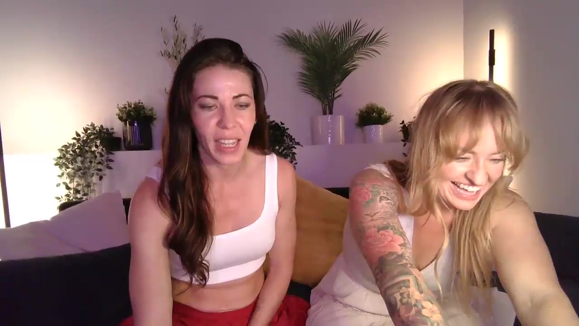Gallery image thumbnail from Charla's myfreecams stream on, 09/15/2024, 03:50 image 3 of 20