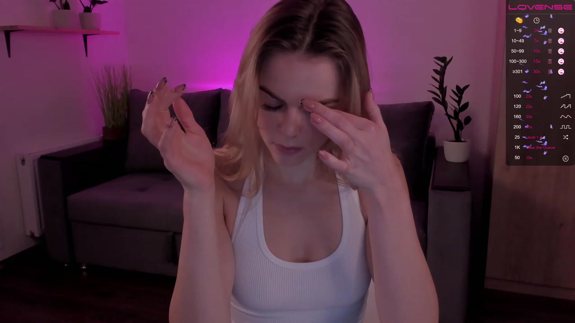 Gallery image thumbnail from CharliXSweet's myfreecams stream on, 11/26/2022, 17:42 image 2 of 20