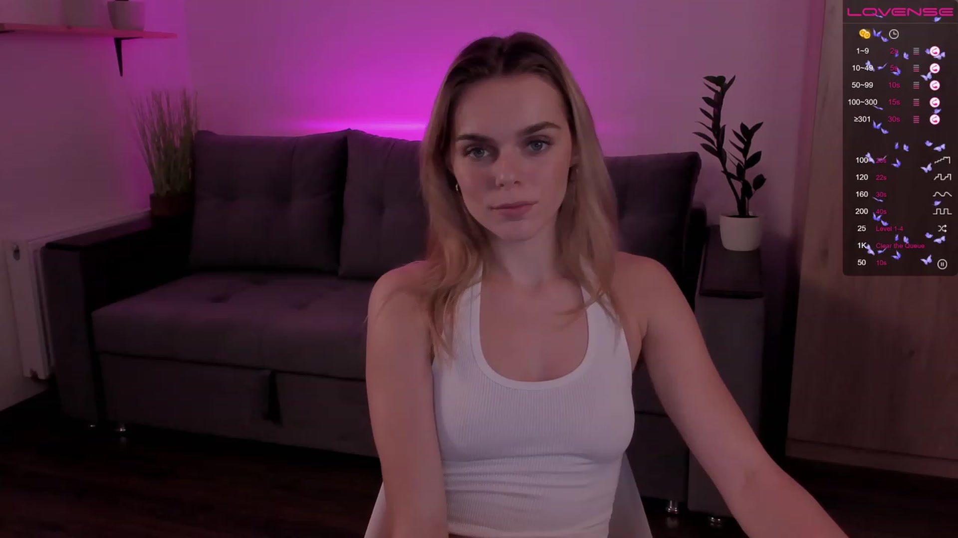 Gallery image thumbnail from CharliXSweet's myfreecams stream on, 11/26/2022, 19:32 image 18 of 20