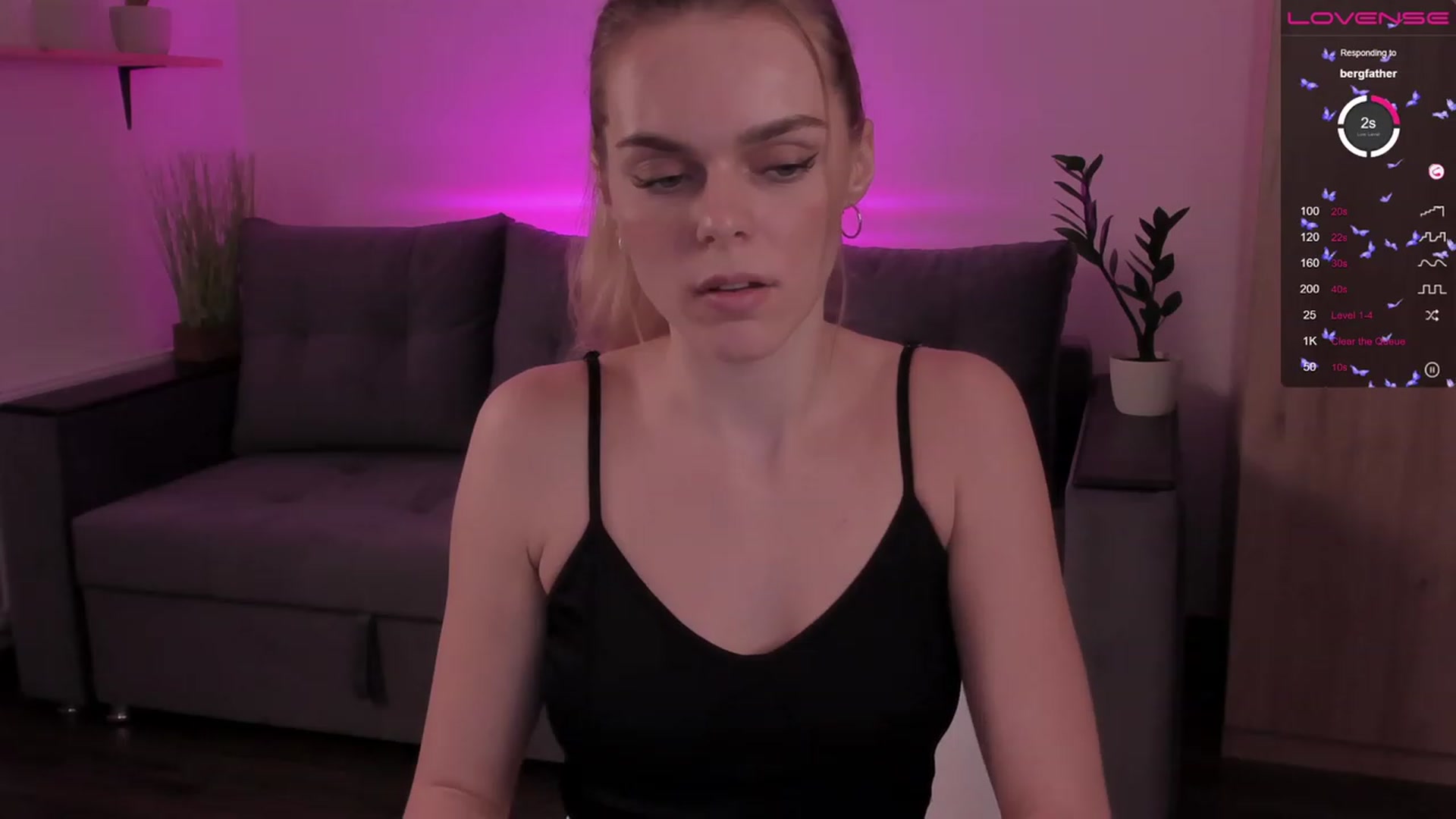 Gallery image thumbnail from CharliXSweet's myfreecams stream on, 12/26/2022, 15:12 image 16 of 20