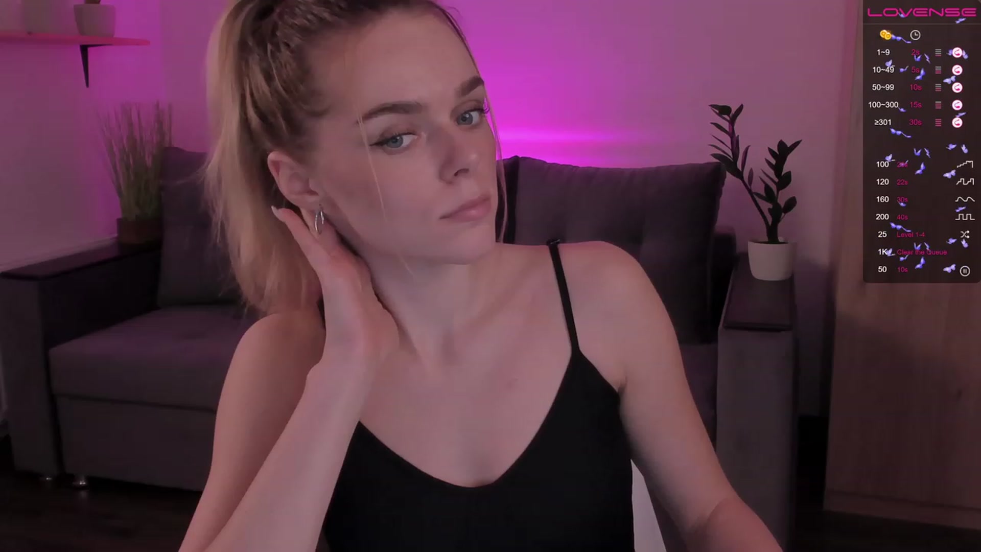 Gallery image thumbnail from CharliXSweet's myfreecams stream on, 12/26/2022, 15:12 image 4 of 20
