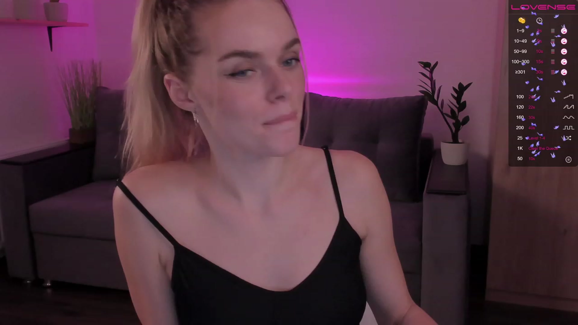 Gallery image thumbnail from CharliXSweet's myfreecams stream on, 12/26/2022, 15:12 image 11 of 20