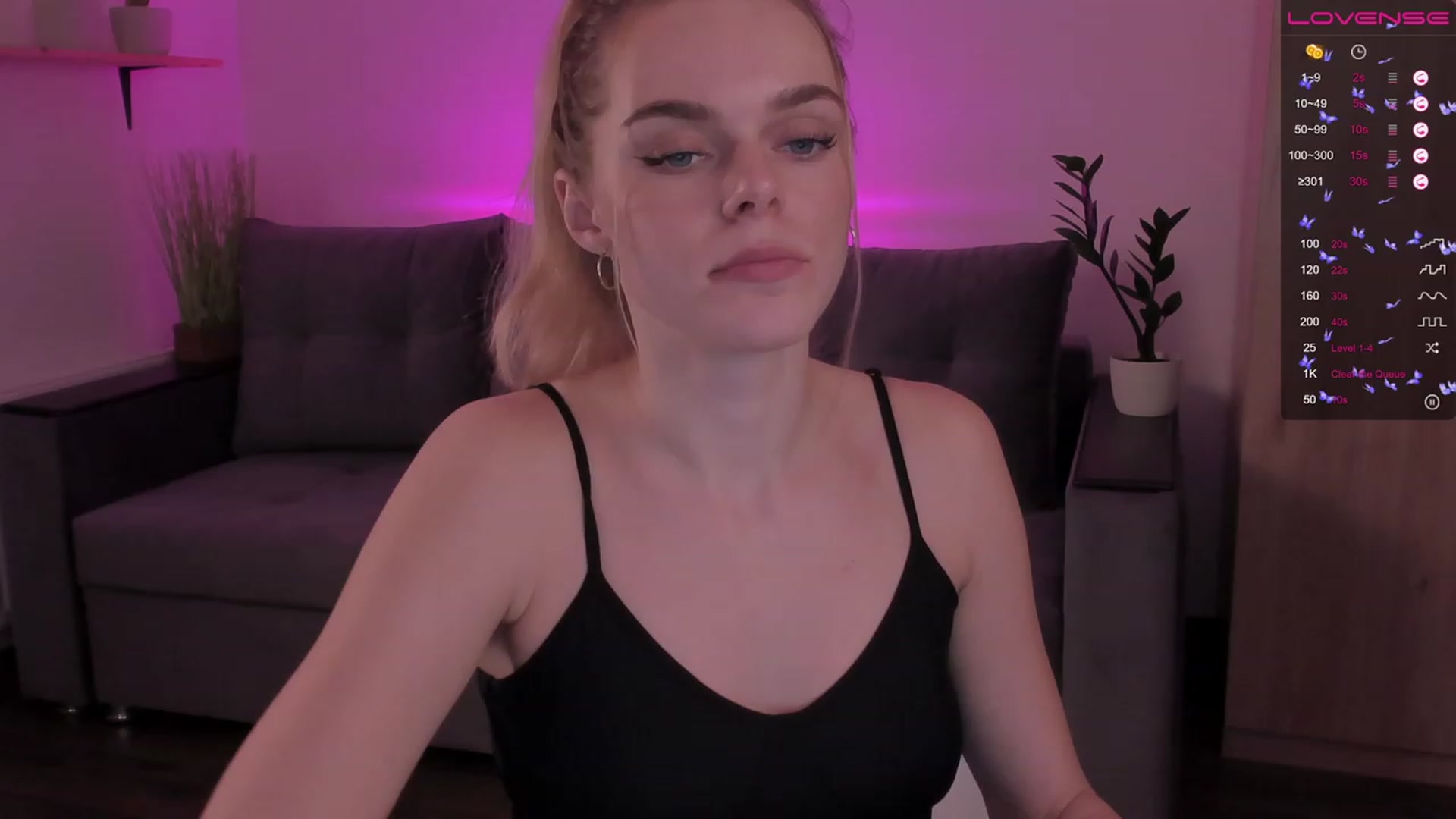 Gallery image thumbnail from CharliXSweet's myfreecams stream on, 12/26/2022, 15:12 image 2 of 20