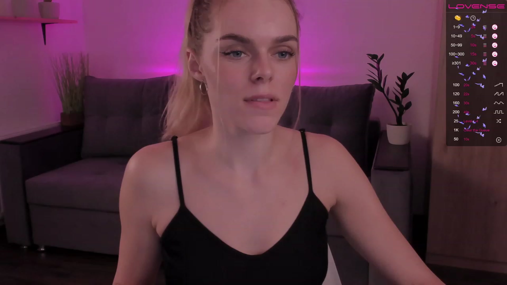 Gallery image thumbnail from CharliXSweet's myfreecams stream on, 12/26/2022, 15:12 image 13 of 20