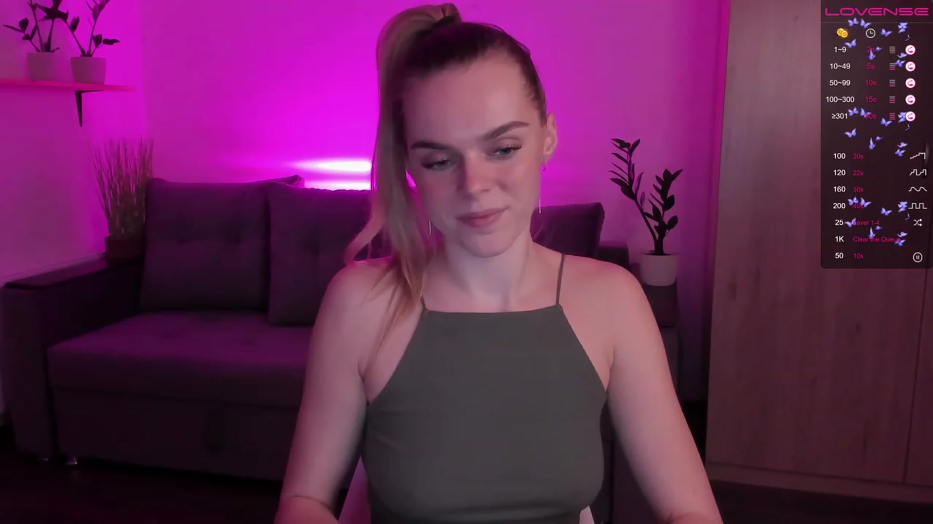 Gallery image thumbnail from CharliXSweet's myfreecams stream on, 01/16/2023, 17:40 image 20 of 20