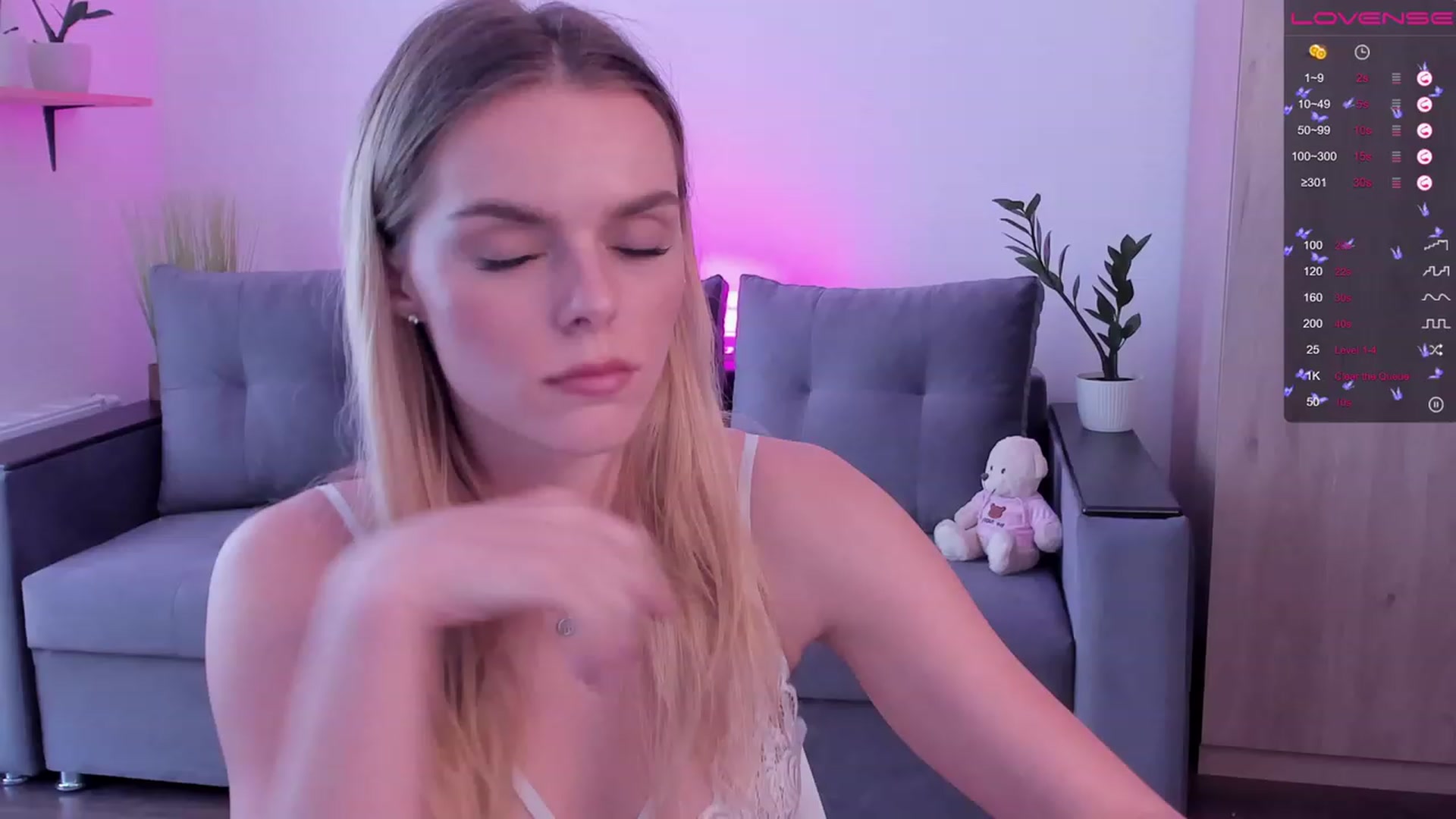 Gallery image thumbnail from CharliXSweet's myfreecams stream on, 02/22/2023, 13:03 image 4 of 20
