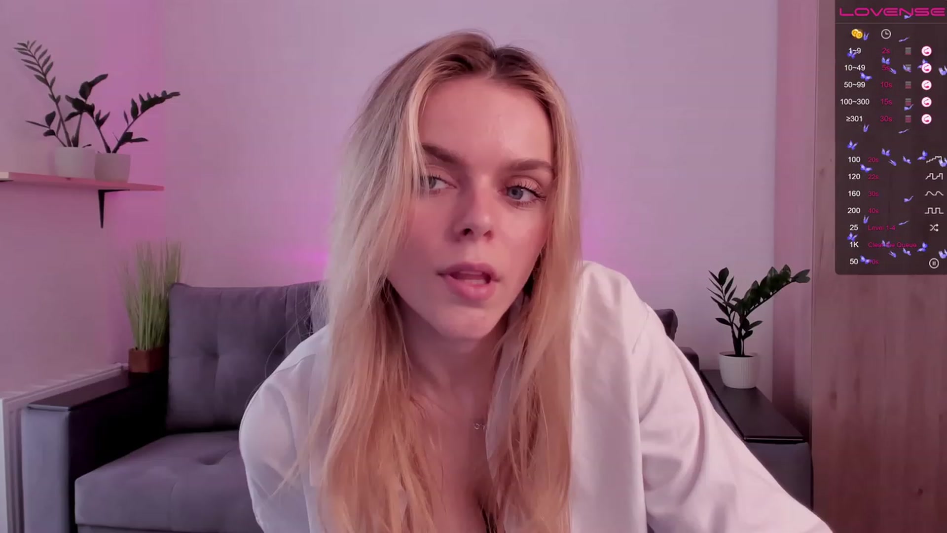 Gallery image thumbnail from CharliXSweet's myfreecams stream on, 04/16/2023, 13:18 image 13 of 20