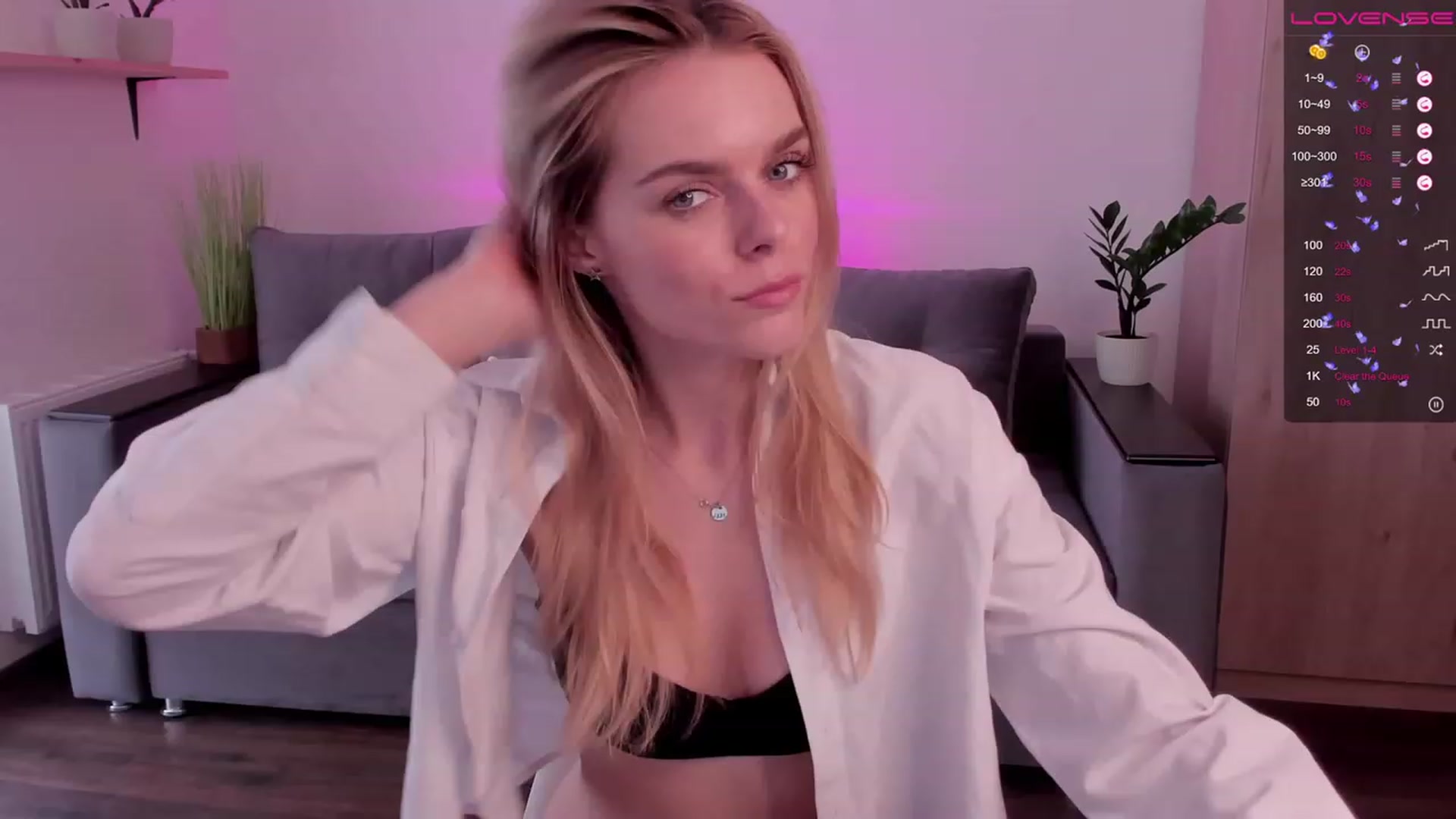 Gallery image thumbnail from CharliXSweet's myfreecams stream on, 04/16/2023, 13:18 image 7 of 20