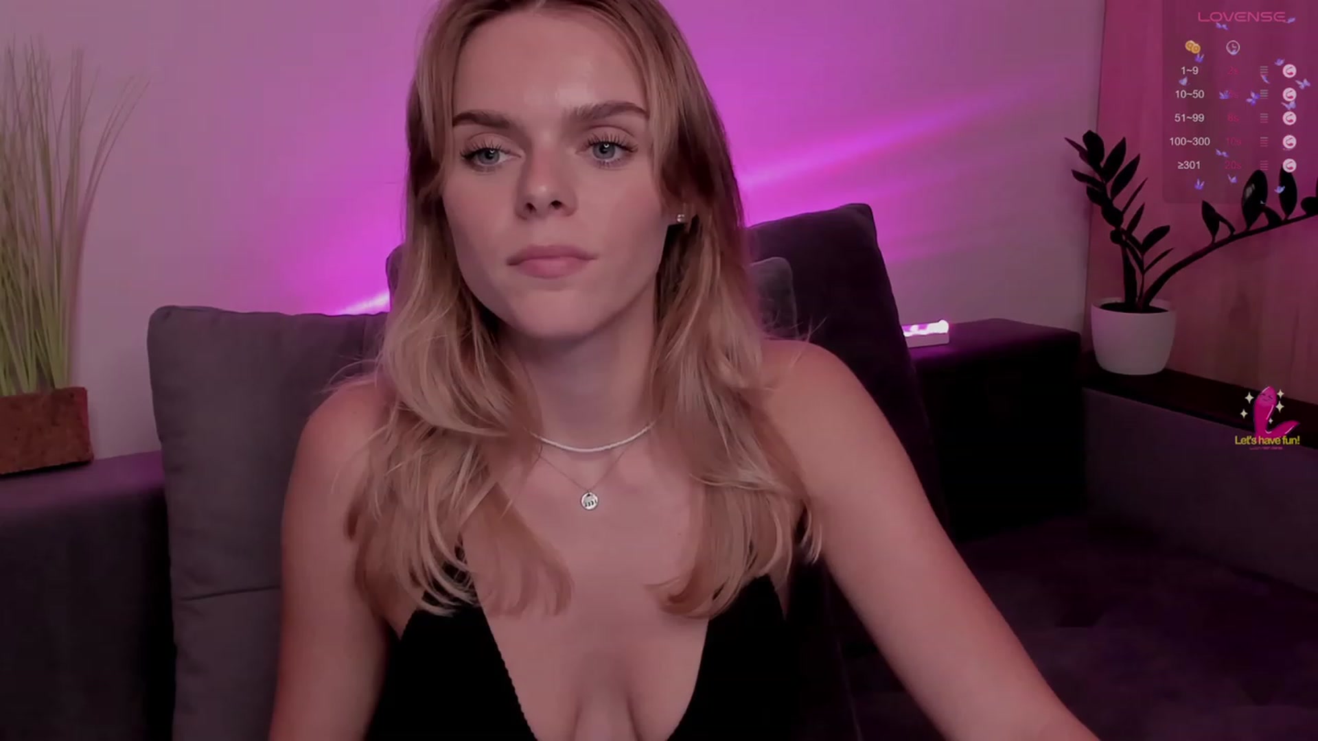 Gallery image thumbnail from CharliXSweet's myfreecams stream on, 09/16/2023, 17:29 image 14 of 20