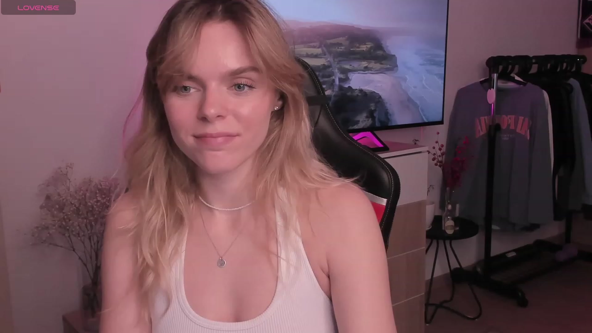 Gallery image thumbnail from CharliXSweet's myfreecams stream on, 02/11/2024, 12:33 image 8 of 20