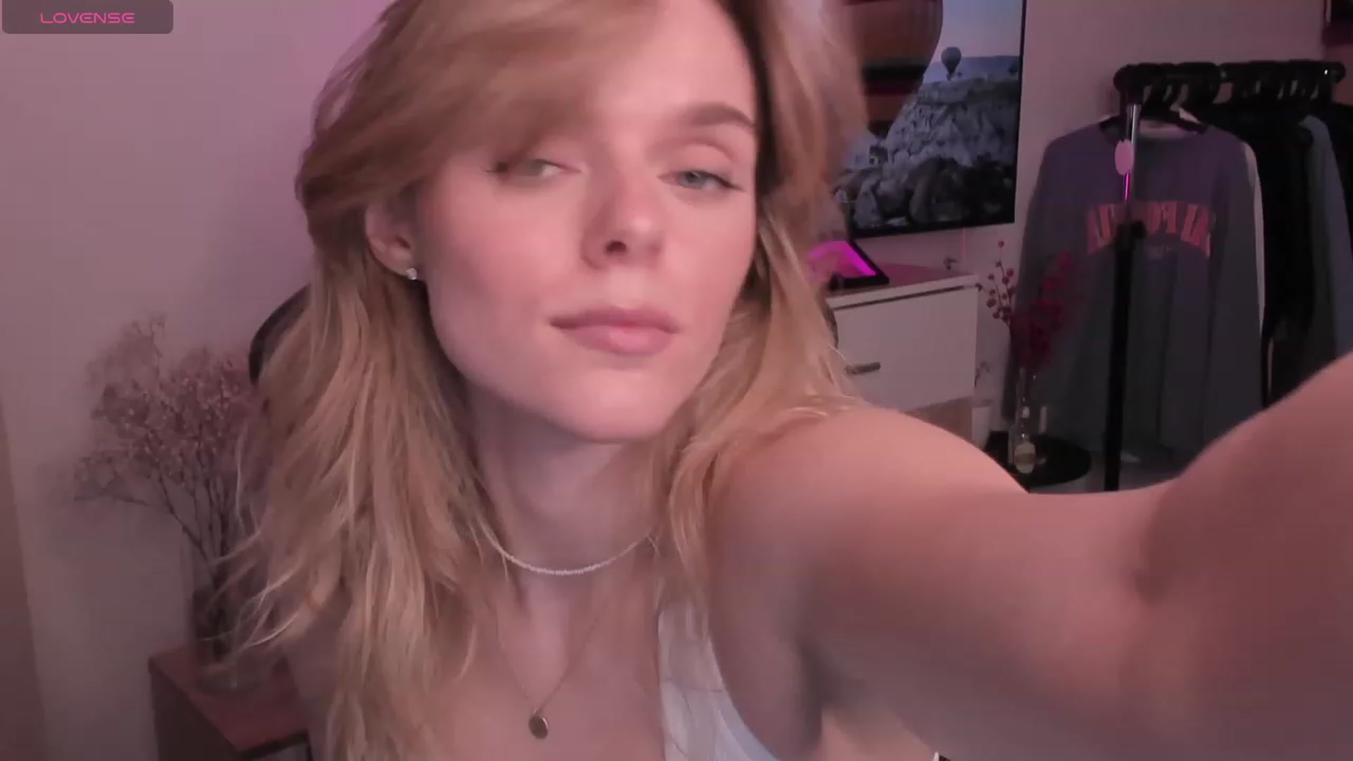 Gallery image thumbnail from CharliXSweet's myfreecams stream on, 02/11/2024, 12:33 image 7 of 20