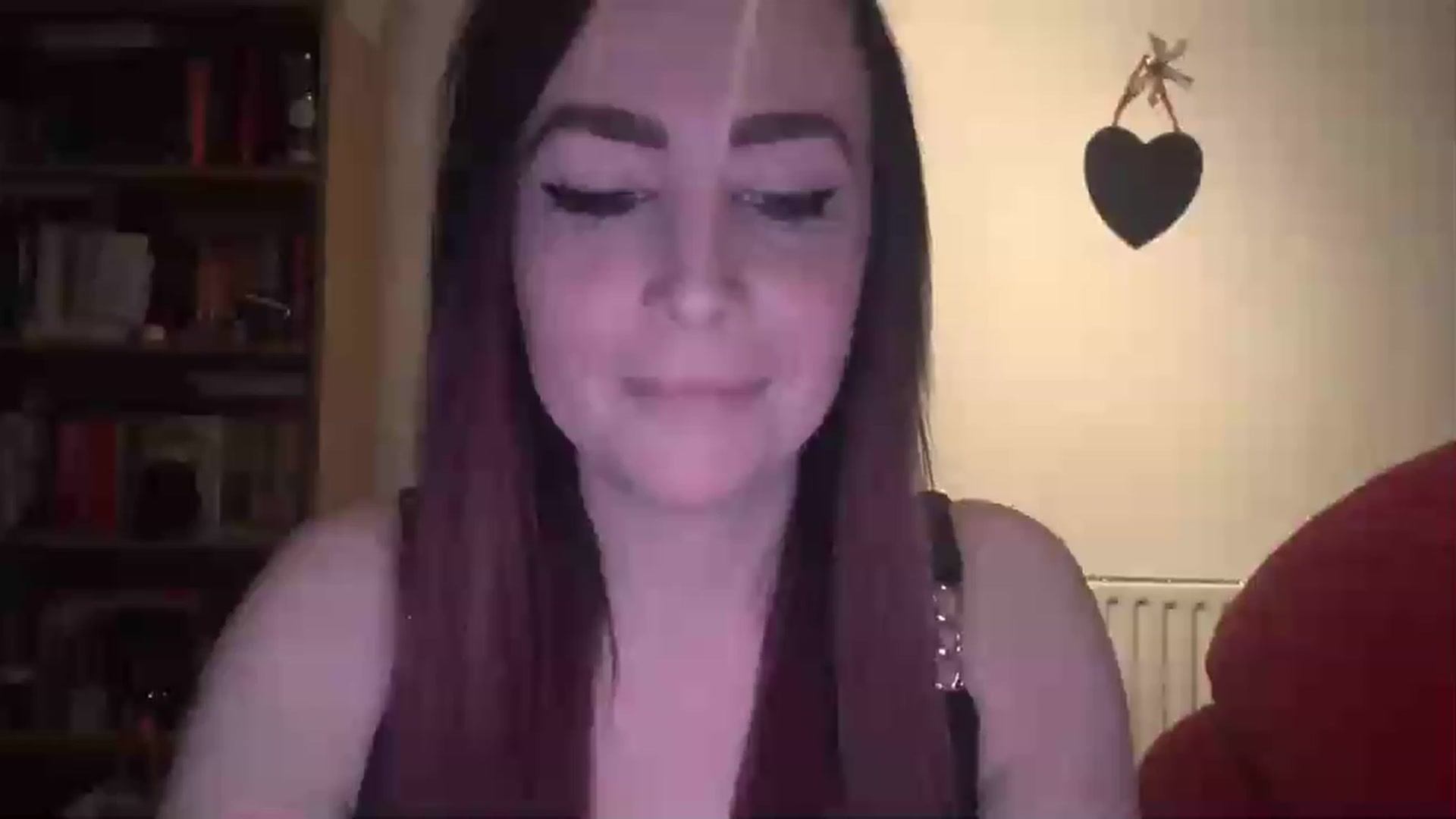 Gallery image thumbnail from CharlieAnne's myfreecams stream on, 03/29/2023, 19:40 image 17 of 20
