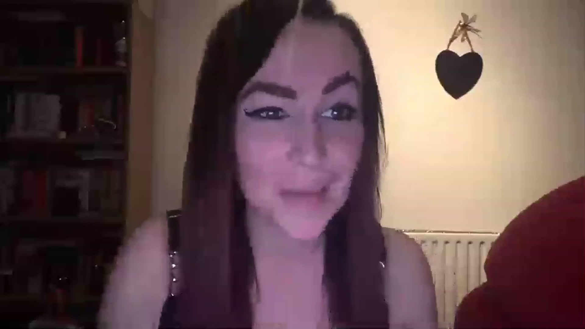 Gallery image thumbnail from CharlieAnne's myfreecams stream on, 03/29/2023, 19:40 image 10 of 20