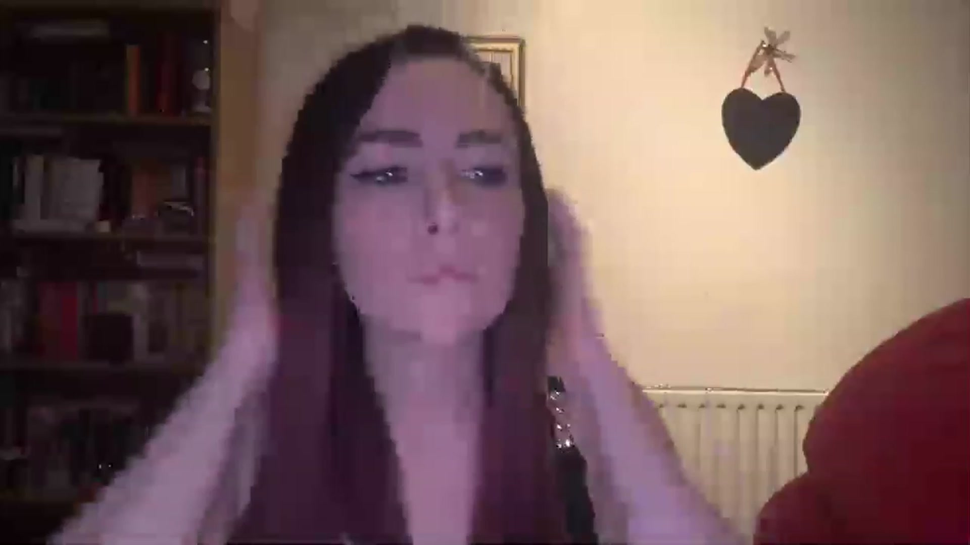 Gallery image thumbnail from CharlieAnne's myfreecams stream on, 03/29/2023, 19:40 image 19 of 20