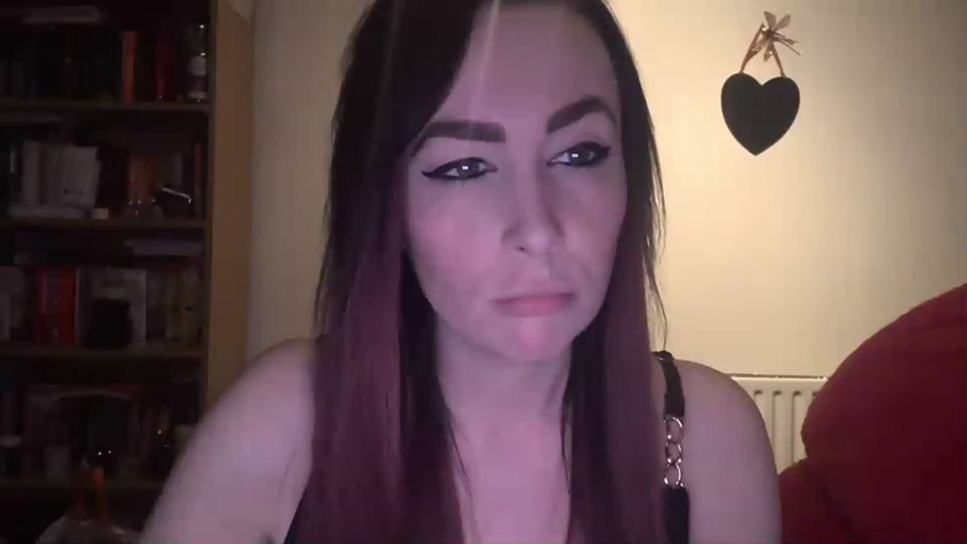 Gallery image thumbnail from CharlieAnne's myfreecams stream on, 03/29/2023, 19:40 image 8 of 20