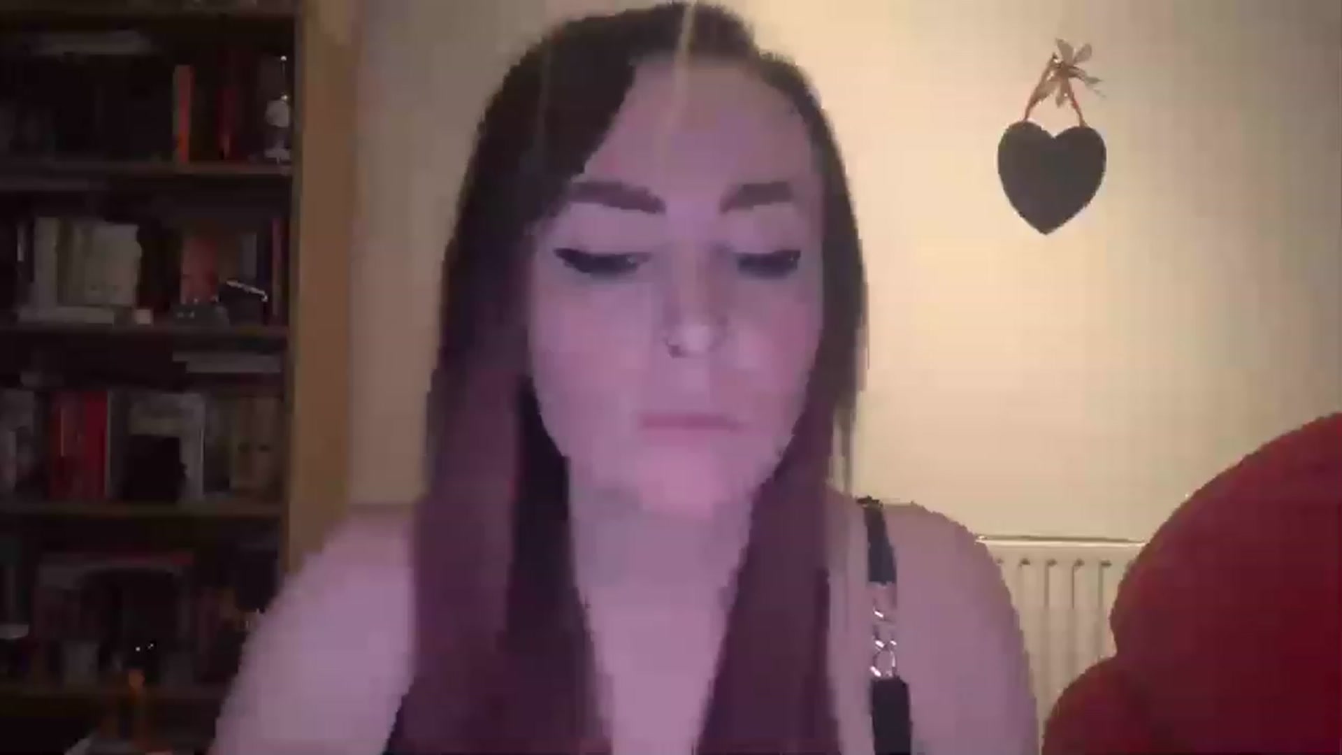 Gallery image thumbnail from CharlieAnne's myfreecams stream on, 03/29/2023, 19:40 image 7 of 20