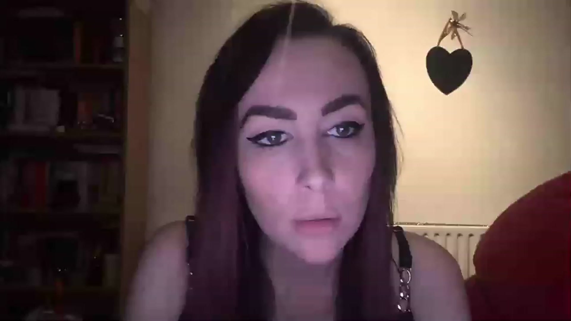 Gallery image thumbnail from CharlieAnne's myfreecams stream on, 03/29/2023, 20:21 image 10 of 20