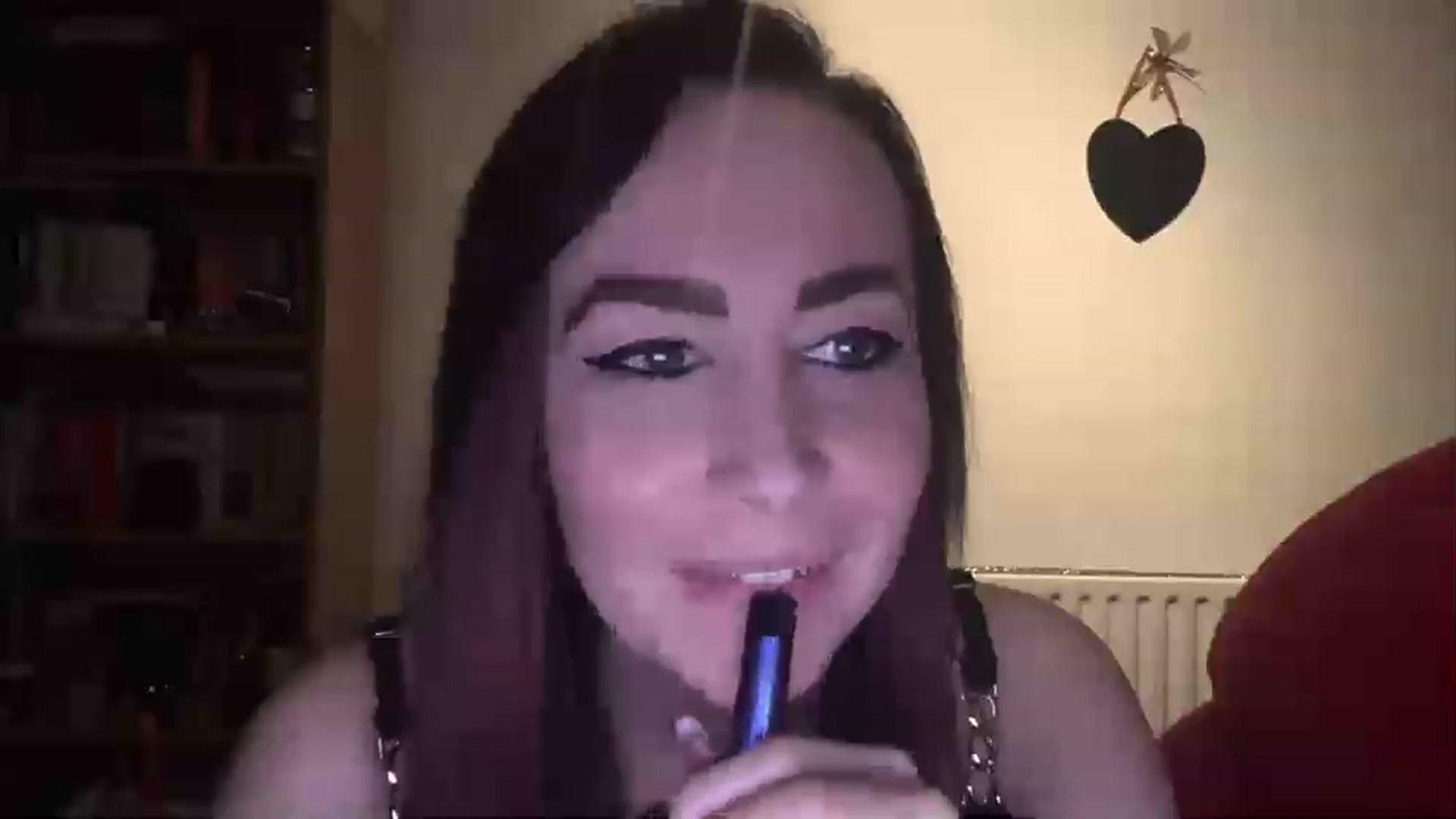 Gallery image thumbnail from CharlieAnne's myfreecams stream on, 03/29/2023, 20:21 image 9 of 20