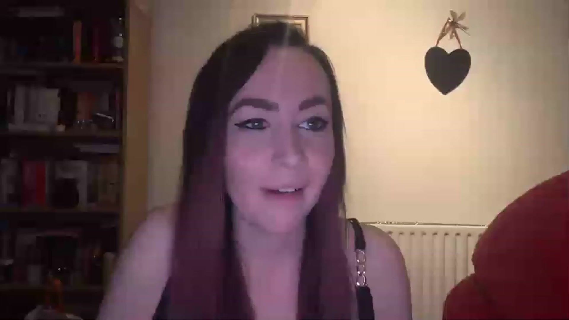 Gallery image thumbnail from CharlieAnne's myfreecams stream on, 03/29/2023, 20:21 image 17 of 20