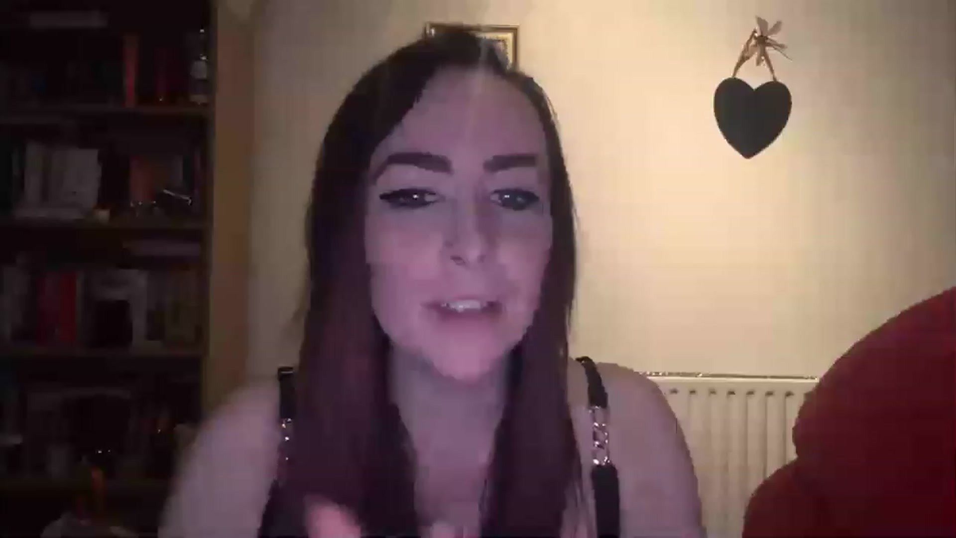 Gallery image thumbnail from CharlieAnne's myfreecams stream on, 03/29/2023, 20:21 image 13 of 20