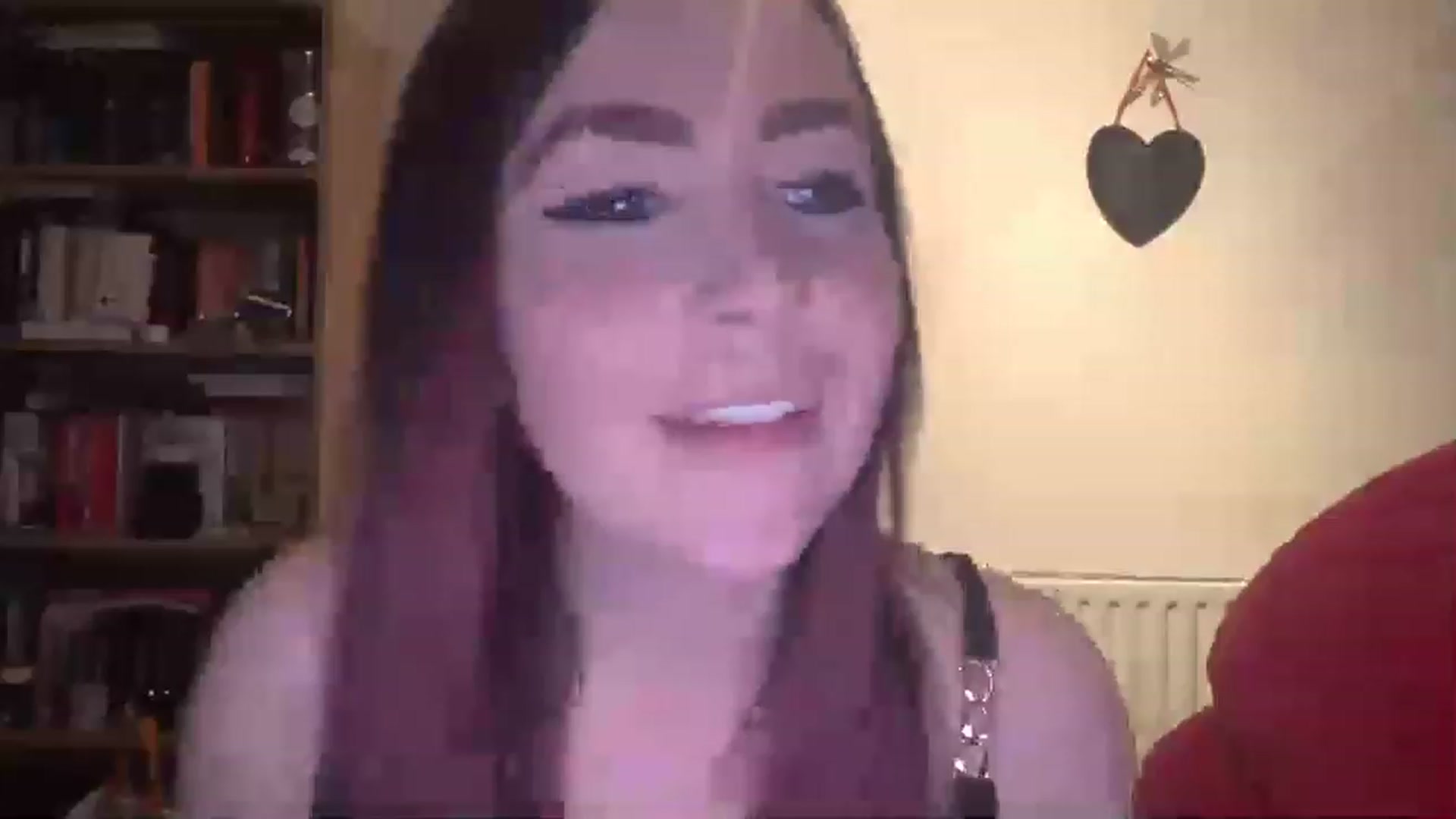 Gallery image thumbnail from CharlieAnne's myfreecams stream on, 03/29/2023, 20:21 image 7 of 20