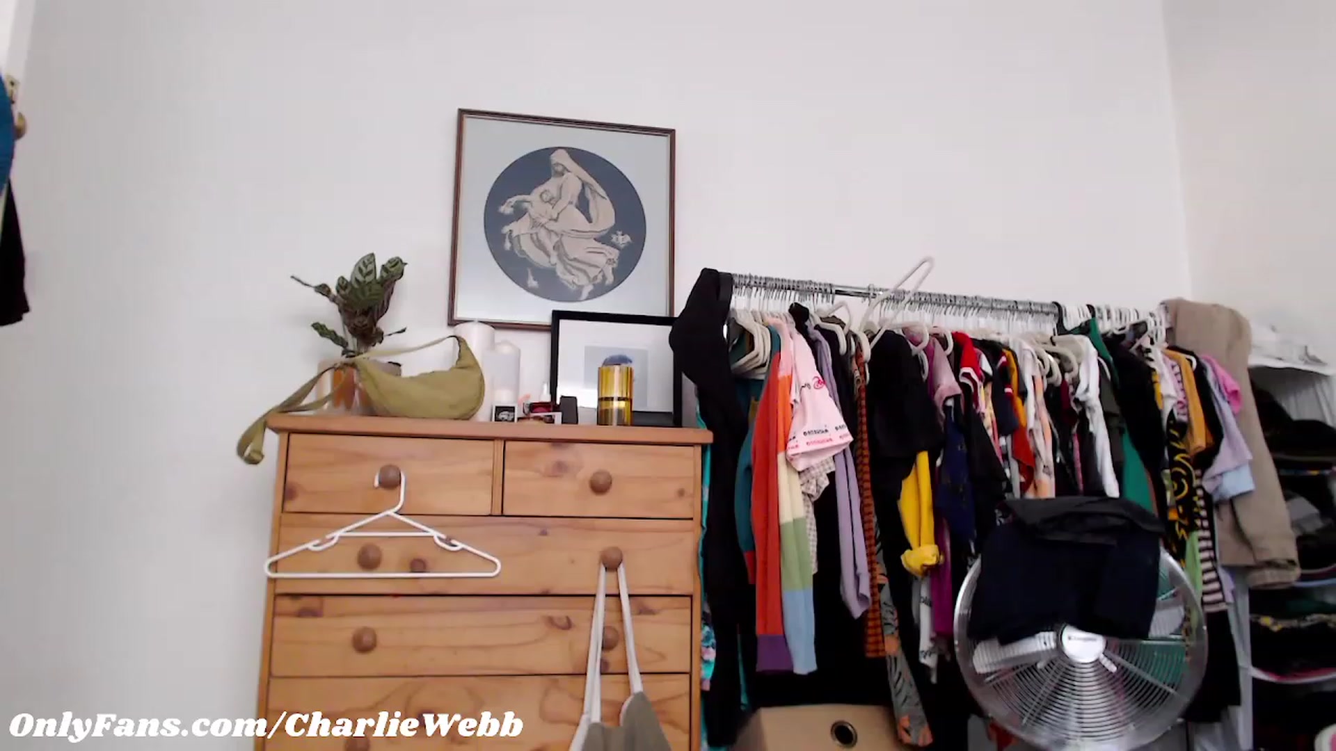 Gallery image thumbnail from CharlieWebb's myfreecams stream on, 01/16/2023, 08:41 image 17 of 20