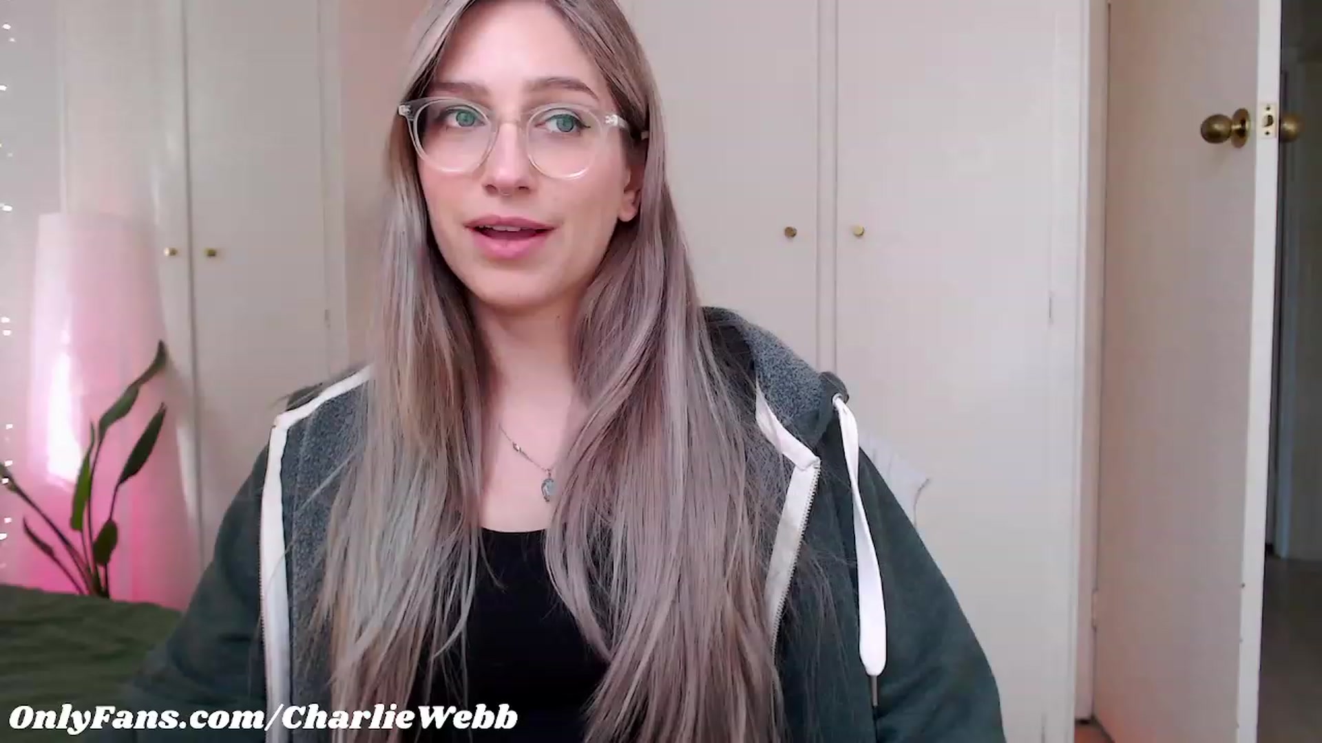 Gallery image thumbnail from CharlieWebb's myfreecams stream on, 05/02/2023, 06:25 image 7 of 20