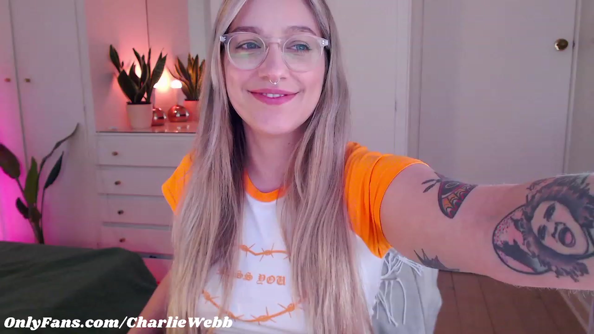 Gallery image thumbnail from CharlieWebb's myfreecams stream on, 05/10/2023, 08:37 image 4 of 20
