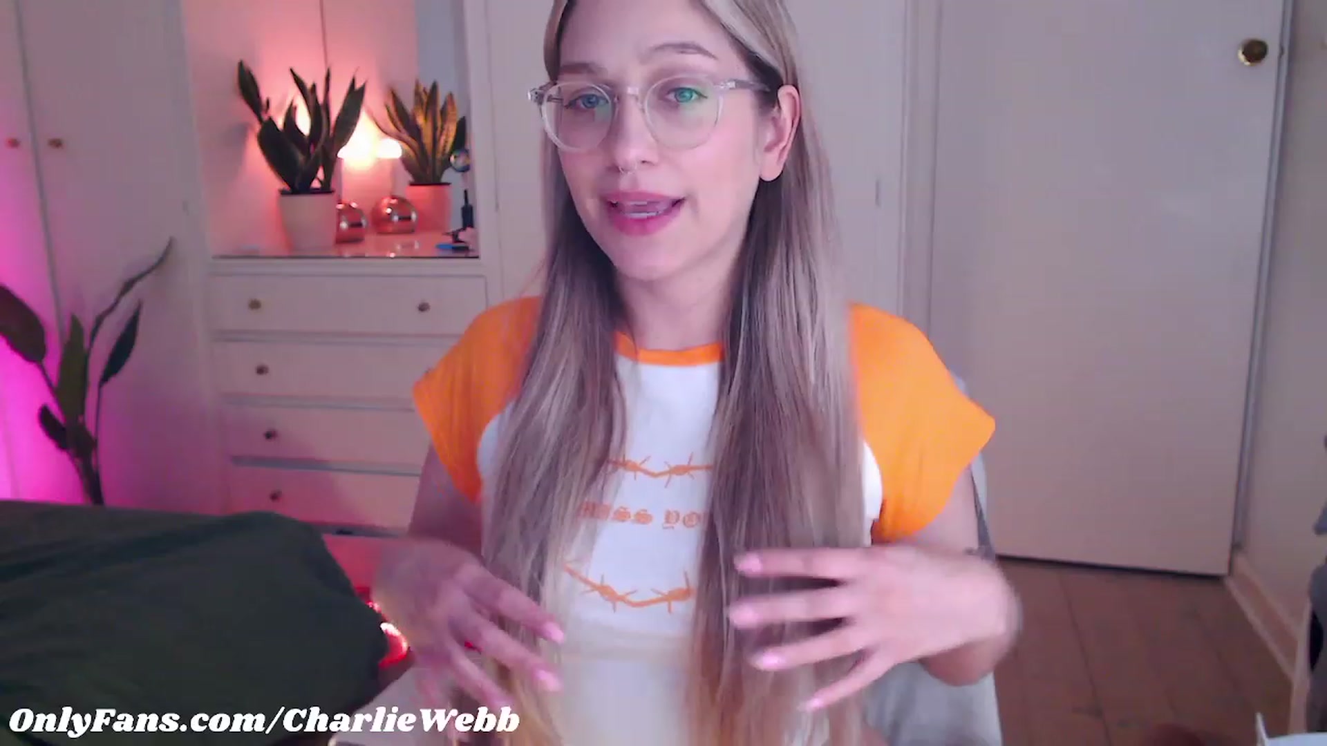 Gallery image thumbnail from CharlieWebb's myfreecams stream on, 05/10/2023, 08:37 image 8 of 20