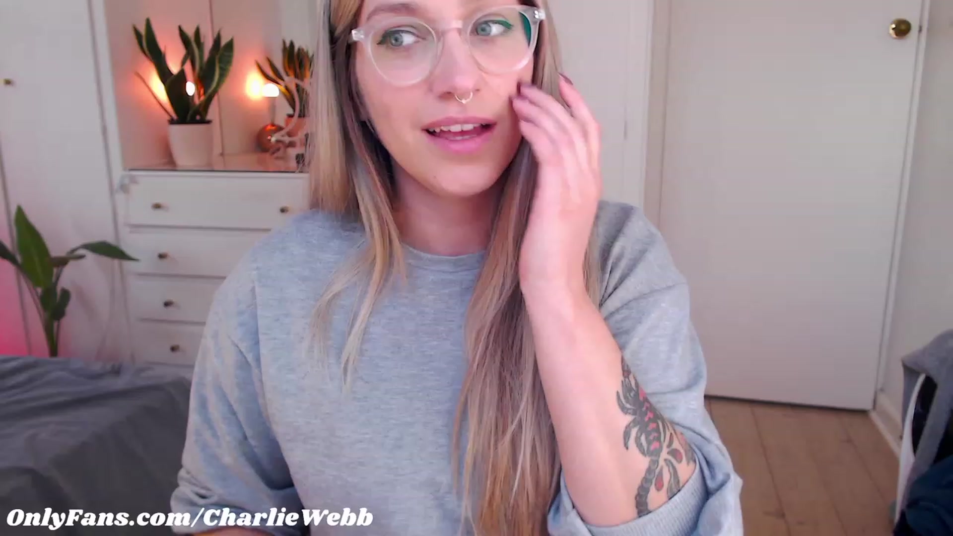 Gallery image thumbnail from CharlieWebb's myfreecams stream on, 05/24/2023, 07:34 image 8 of 20