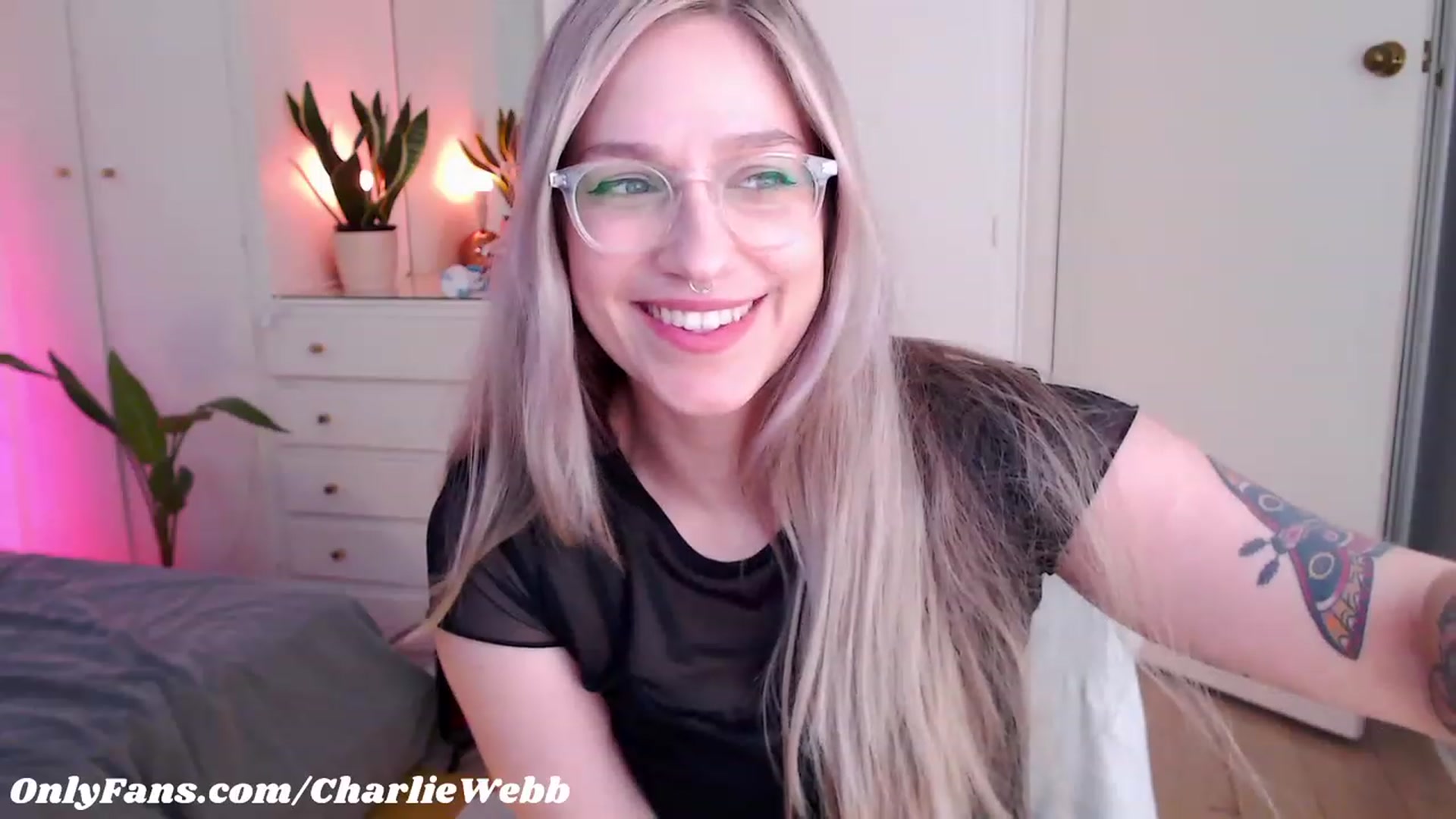 Gallery image thumbnail from CharlieWebb's myfreecams stream on, 05/31/2023, 06:35 image 16 of 20