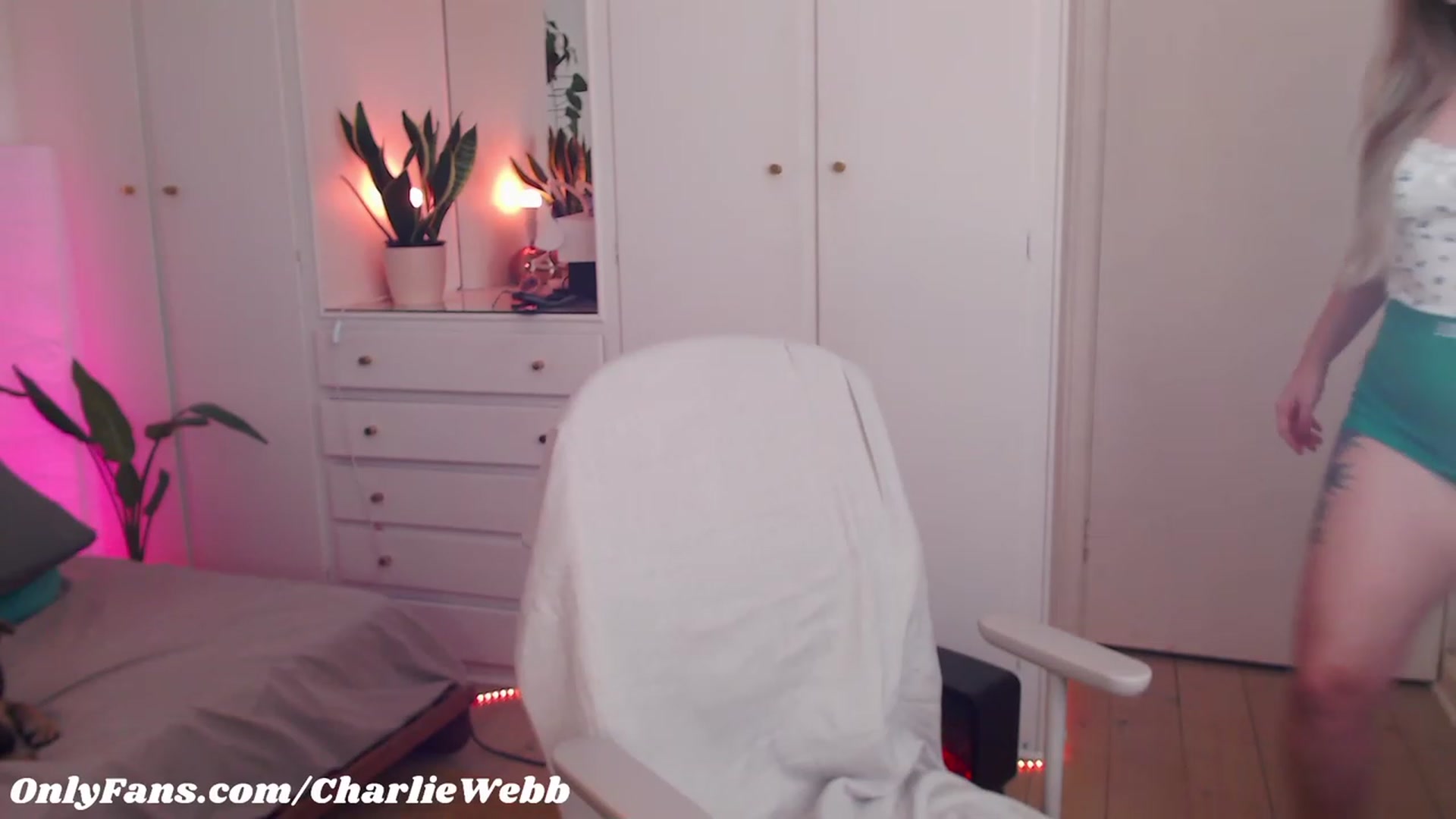 Gallery image thumbnail from CharlieWebb's myfreecams stream on, 06/15/2023, 08:03 image 10 of 20