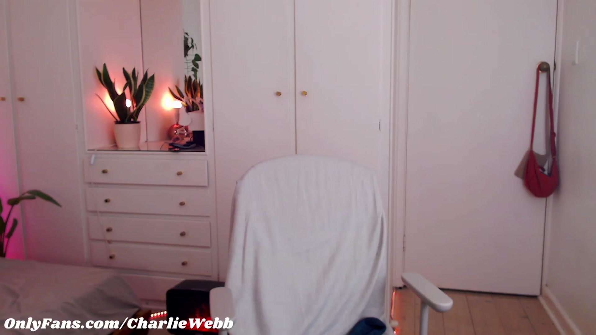 Gallery image thumbnail from CharlieWebb's myfreecams stream on, 06/15/2023, 09:20 image 6 of 20