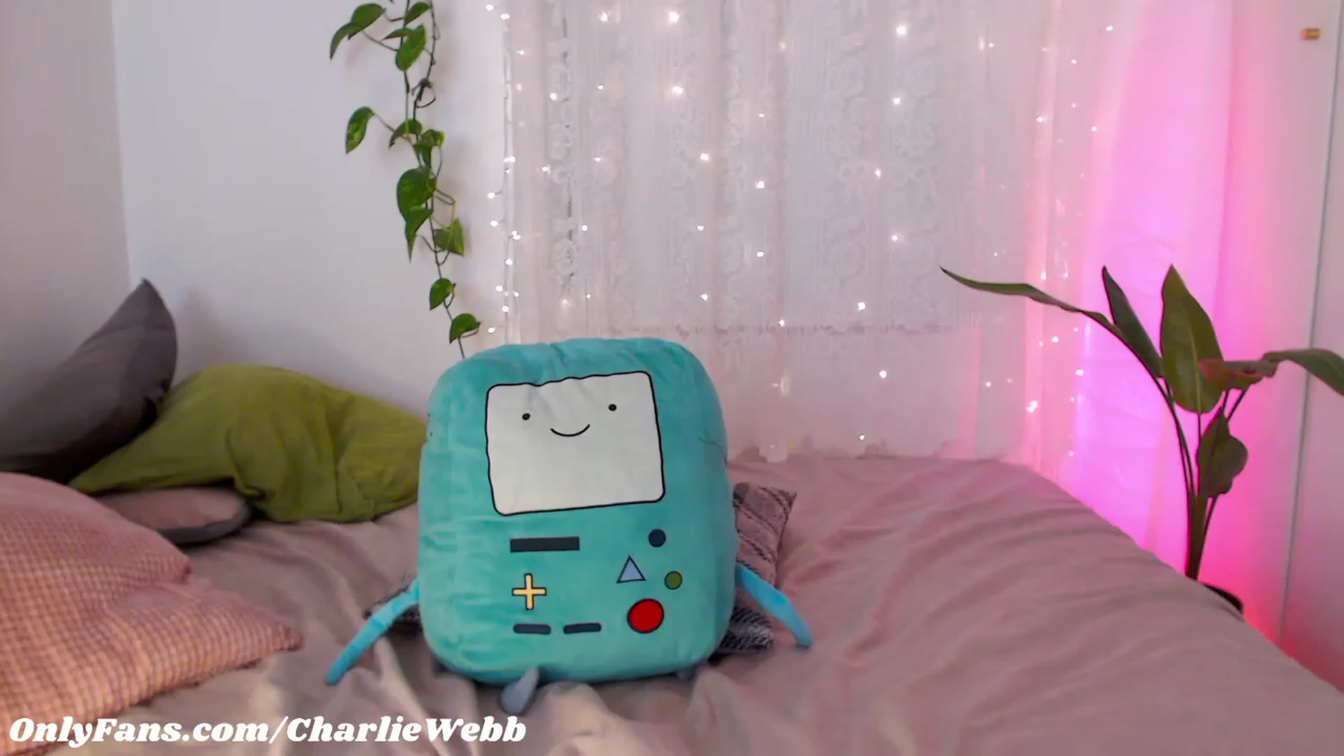 Gallery image thumbnail from CharlieWebb's myfreecams stream on, 06/28/2023, 10:13 image 10 of 20