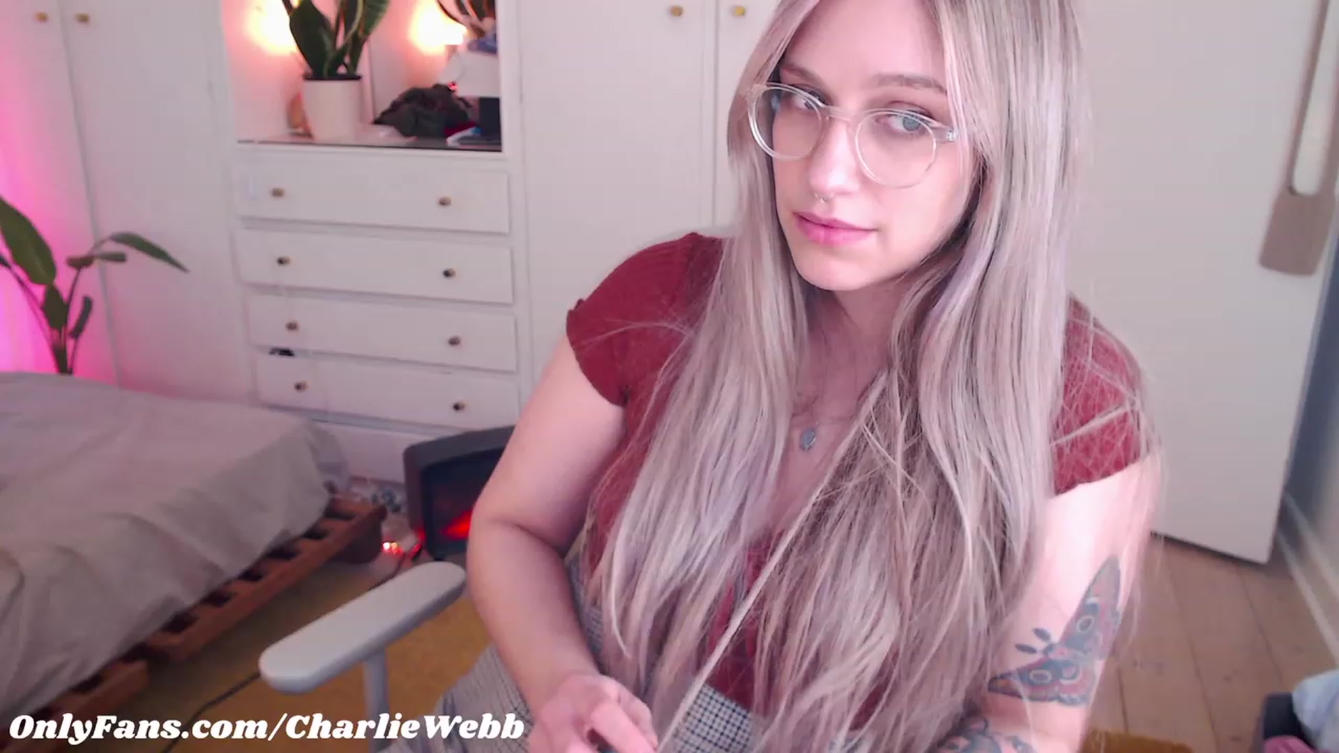 Gallery image thumbnail from CharlieWebb's myfreecams stream on, 06/30/2023, 07:17 image 17 of 20