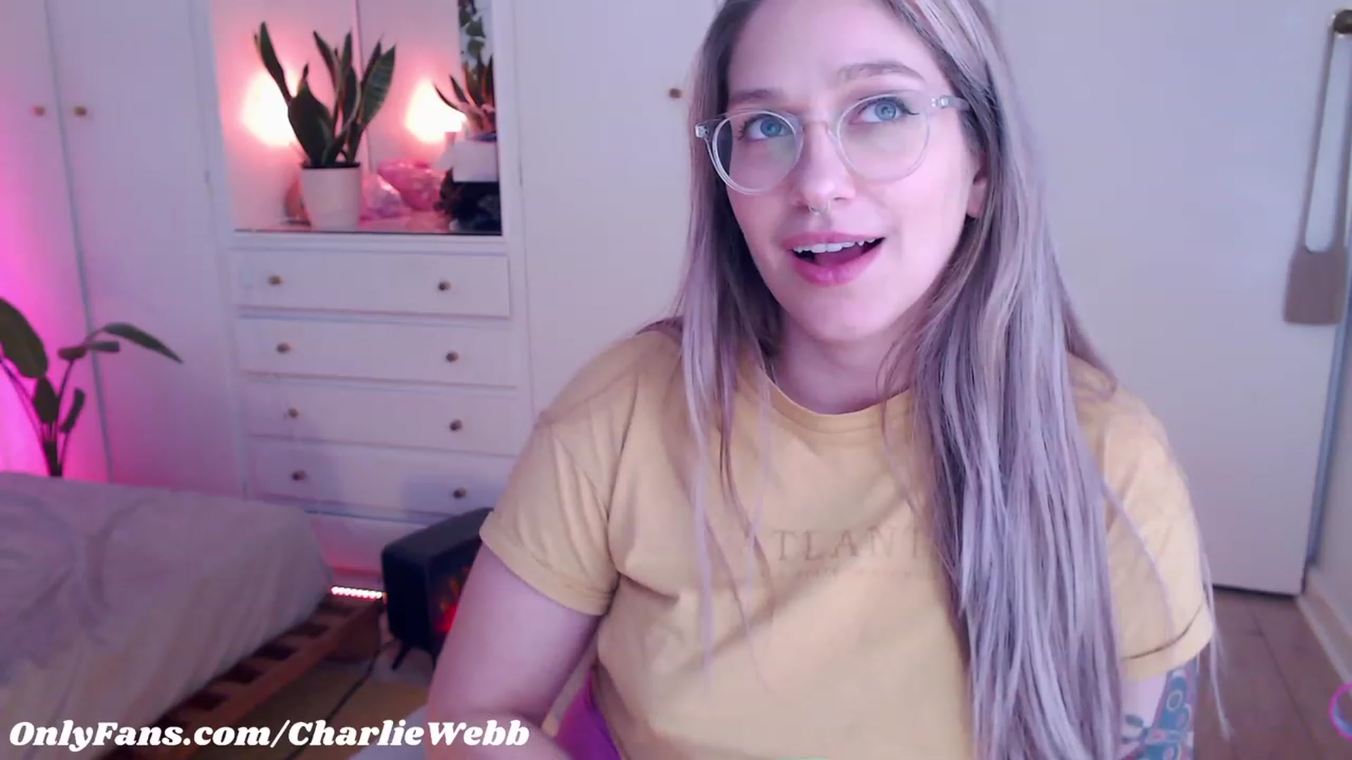 Gallery image thumbnail from CharlieWebb's myfreecams stream on, 07/05/2023, 08:58 image 8 of 20