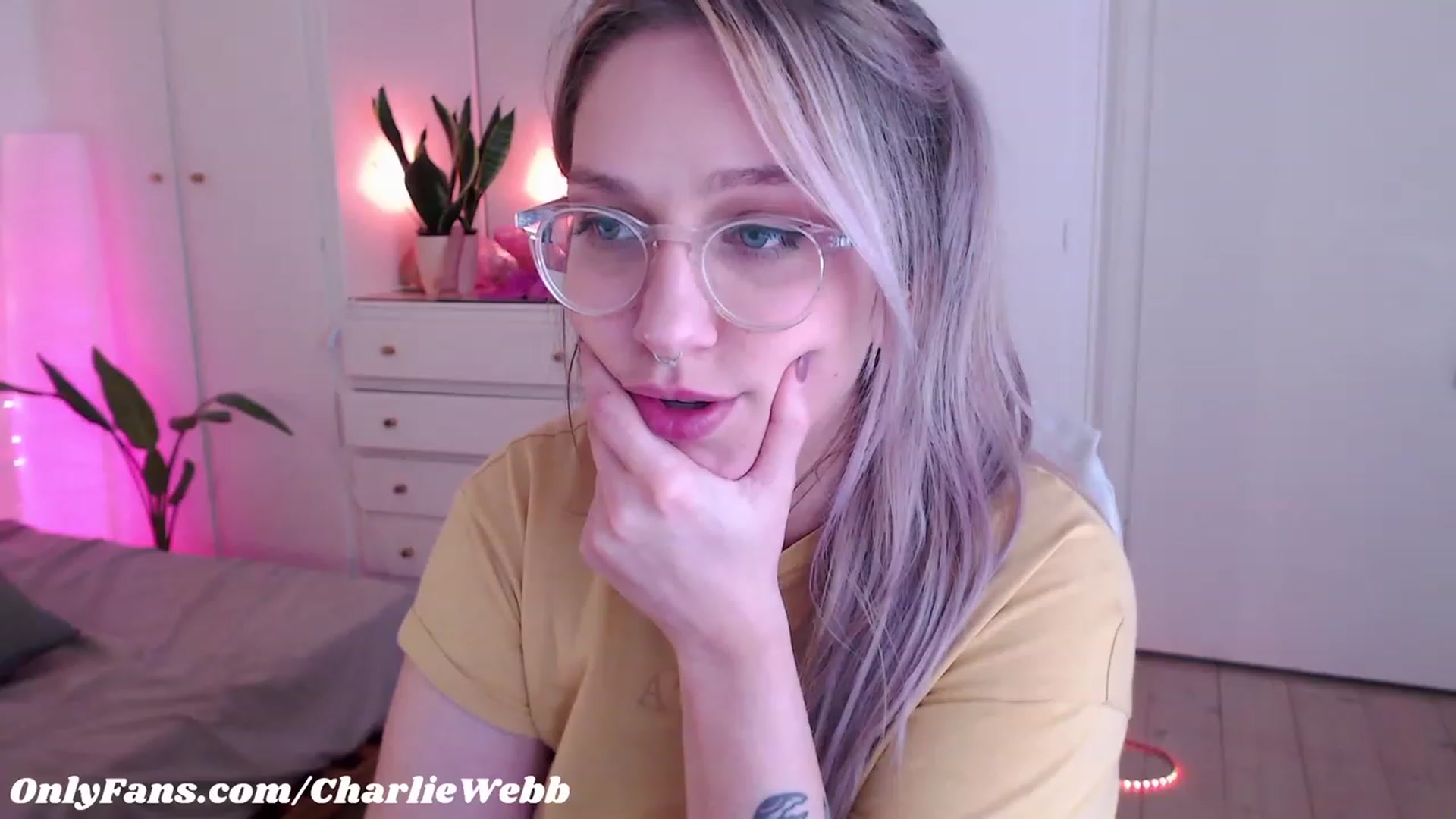 Gallery image thumbnail from CharlieWebb's myfreecams stream on, 07/05/2023, 10:29 image 8 of 20