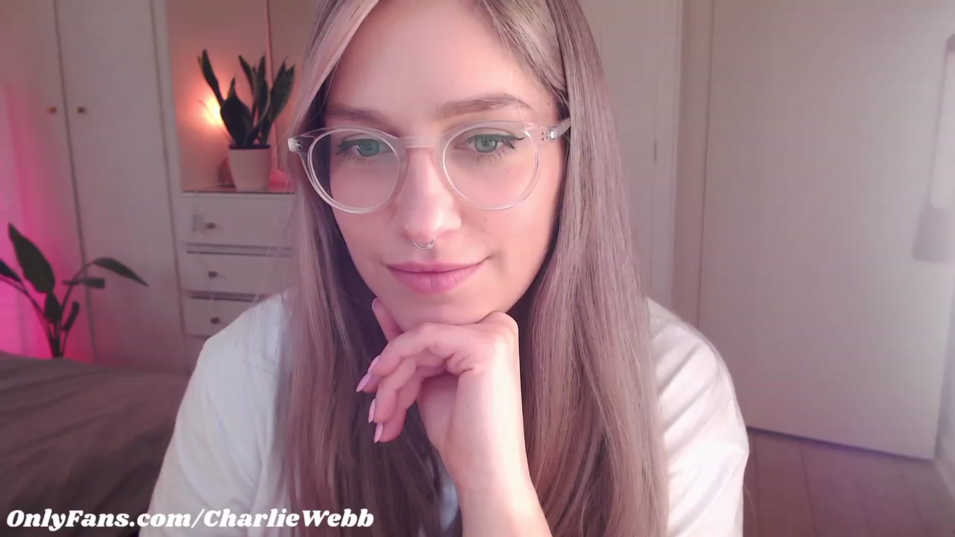 Gallery image thumbnail from CharlieWebb's myfreecams stream on, 07/12/2023, 07:06 image 10 of 20