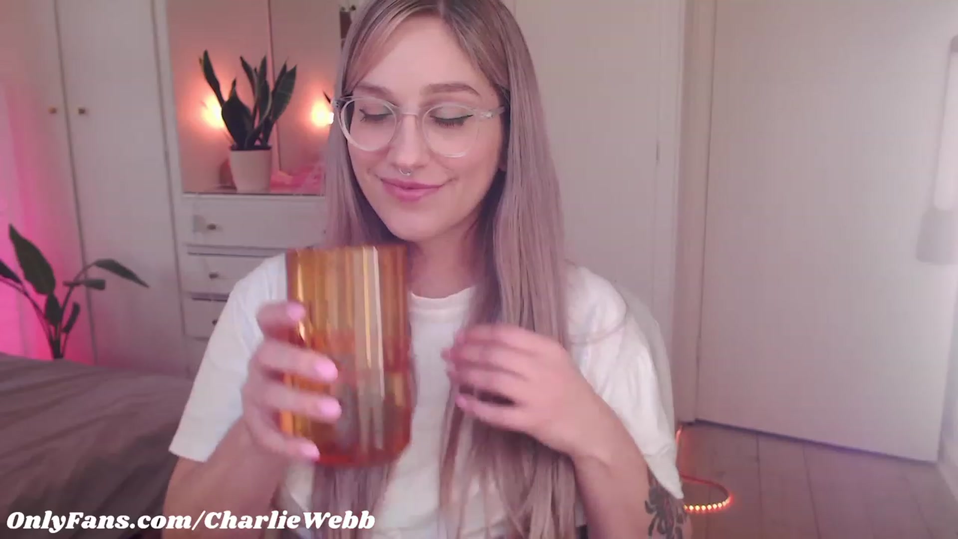 Gallery image thumbnail from CharlieWebb's myfreecams stream on, 07/12/2023, 07:06 image 7 of 20