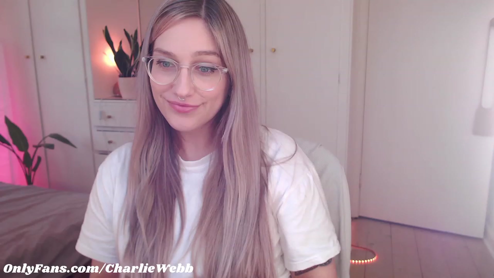 Gallery image thumbnail from CharlieWebb's myfreecams stream on, 07/12/2023, 07:06 image 2 of 20