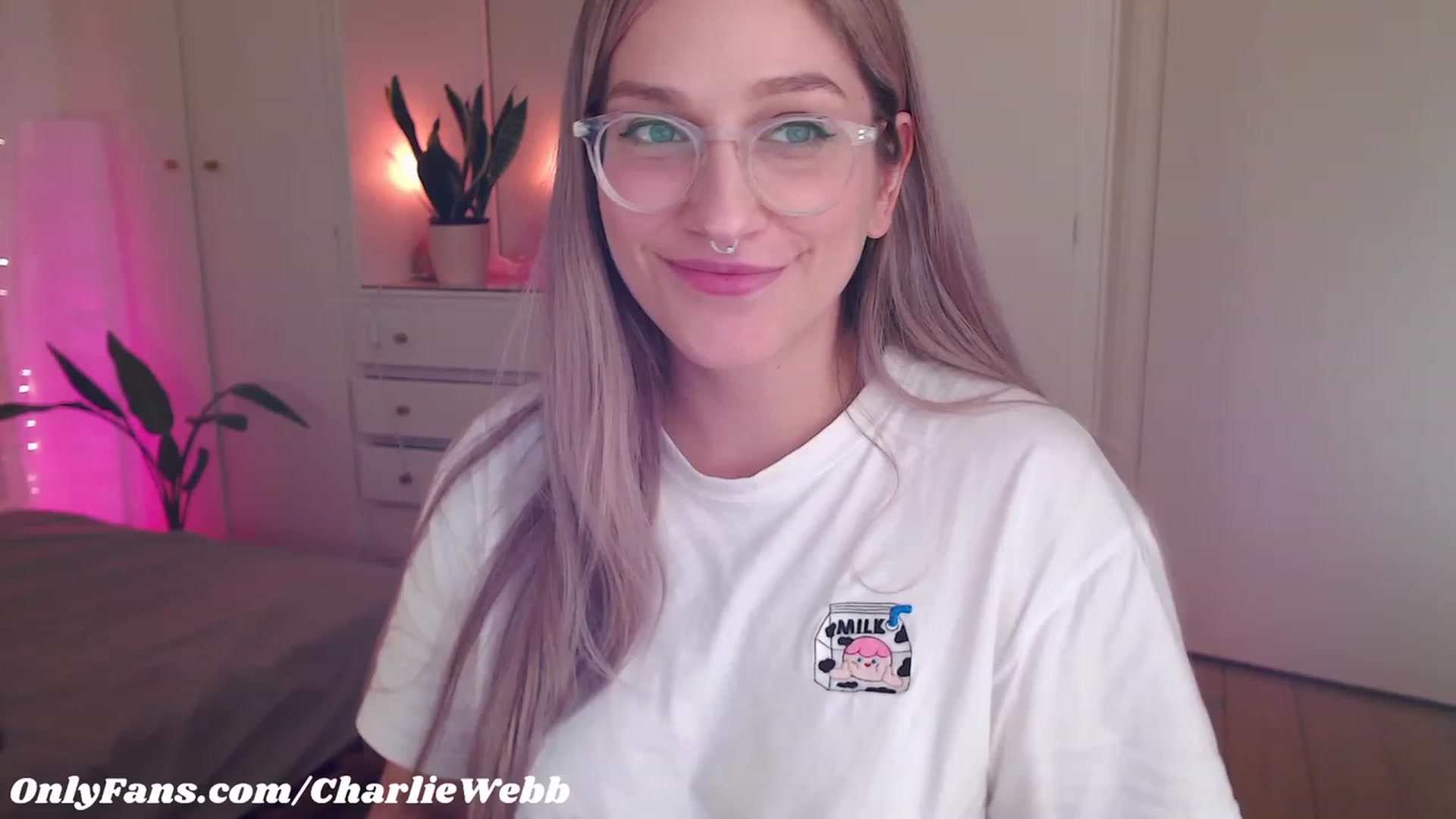 Gallery image thumbnail from CharlieWebb's myfreecams stream on, 07/12/2023, 10:17 image 3 of 20