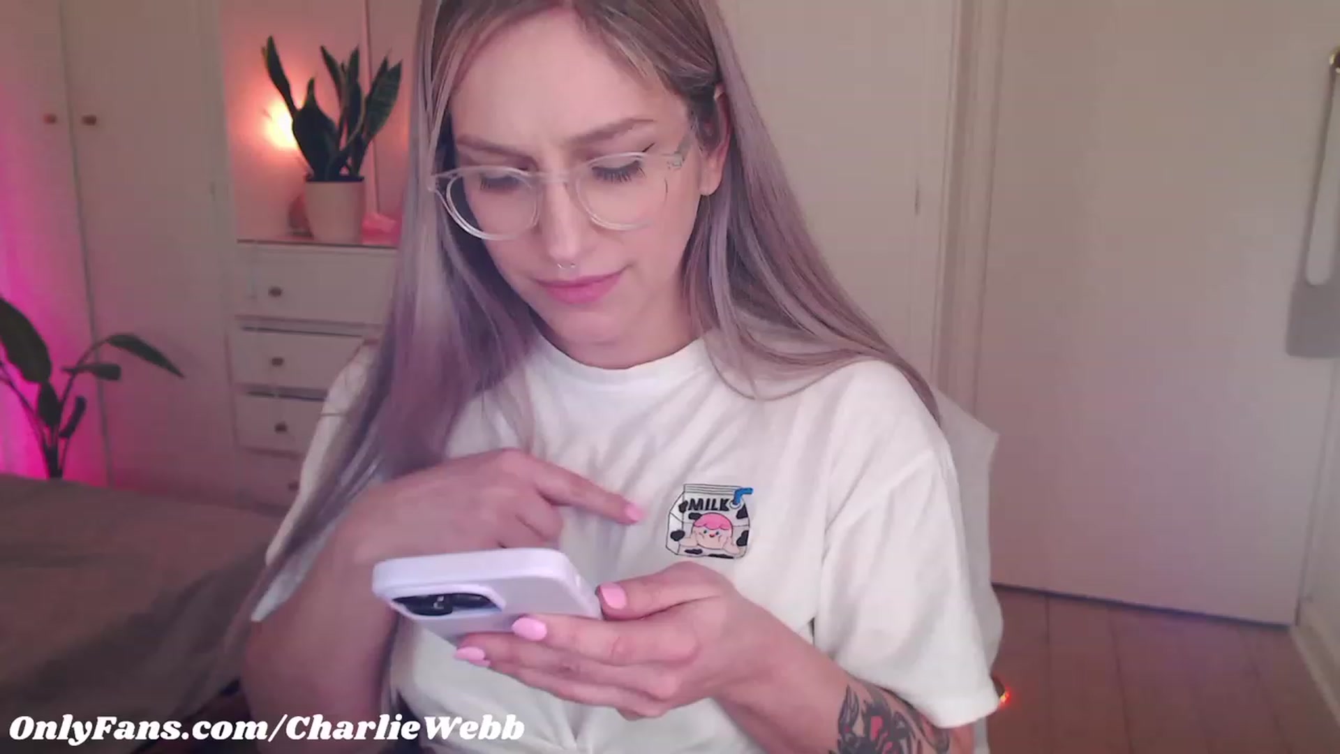 Gallery image thumbnail from CharlieWebb's myfreecams stream on, 07/12/2023, 10:17 image 11 of 20