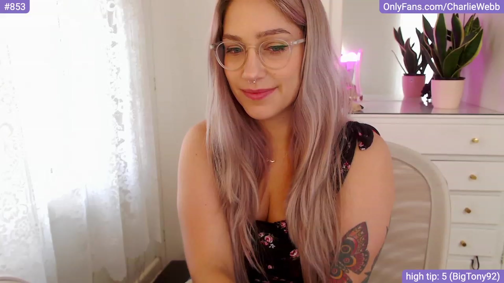 Gallery image thumbnail from CharlieWebb's myfreecams stream on, 09/11/2023, 03:04 image 2 of 20