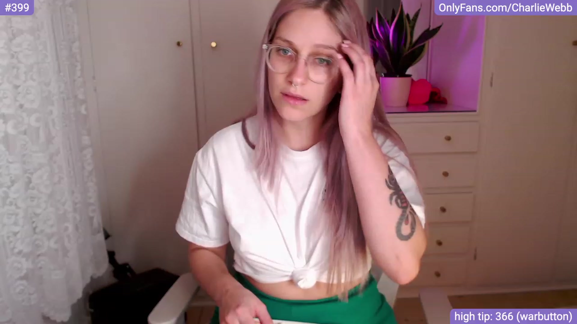 Gallery image thumbnail from CharlieWebb's myfreecams stream on, 09/19/2023, 12:31 image 16 of 20
