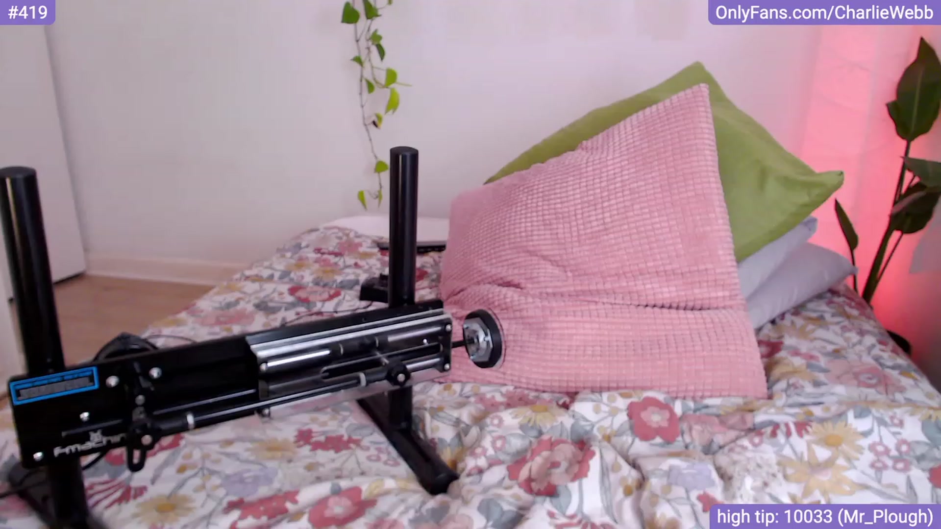 Gallery image thumbnail from CharlieWebb's myfreecams stream on, 10/12/2023, 12:35 image 7 of 20