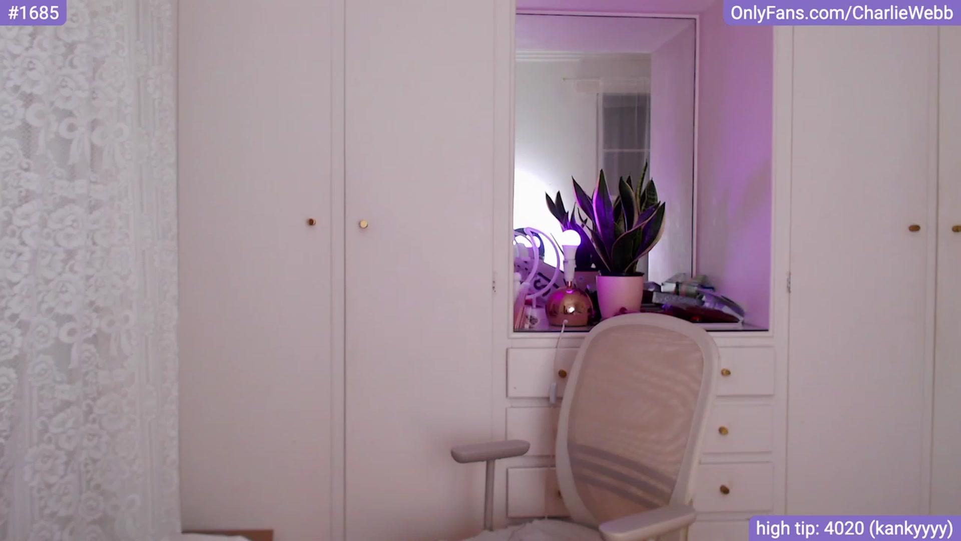 Gallery image thumbnail from CharlieWebb's myfreecams stream on, 11/07/2023, 11:09 image 11 of 20