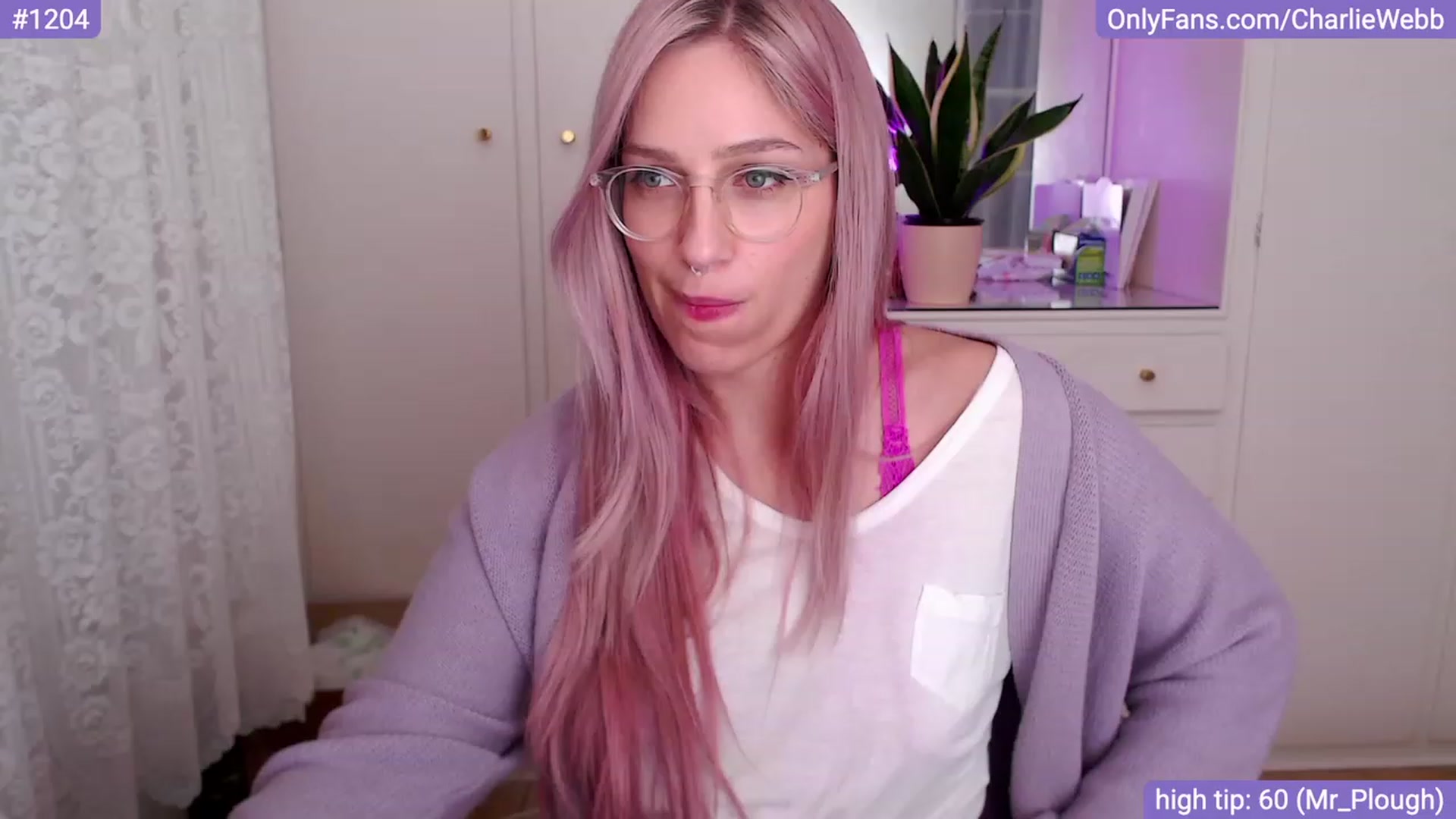 Gallery image thumbnail from CharlieWebb's myfreecams stream on, 11/14/2023, 10:07 image 8 of 20